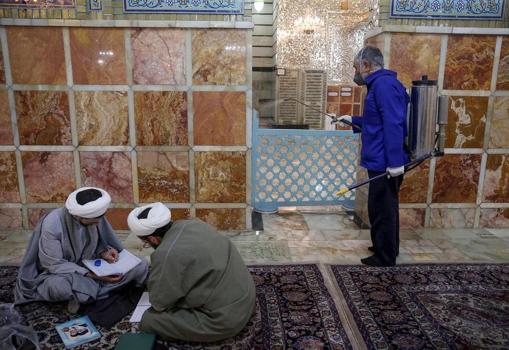 مخاوف من ان تتحول مدينة مشهد الى قم ثانية