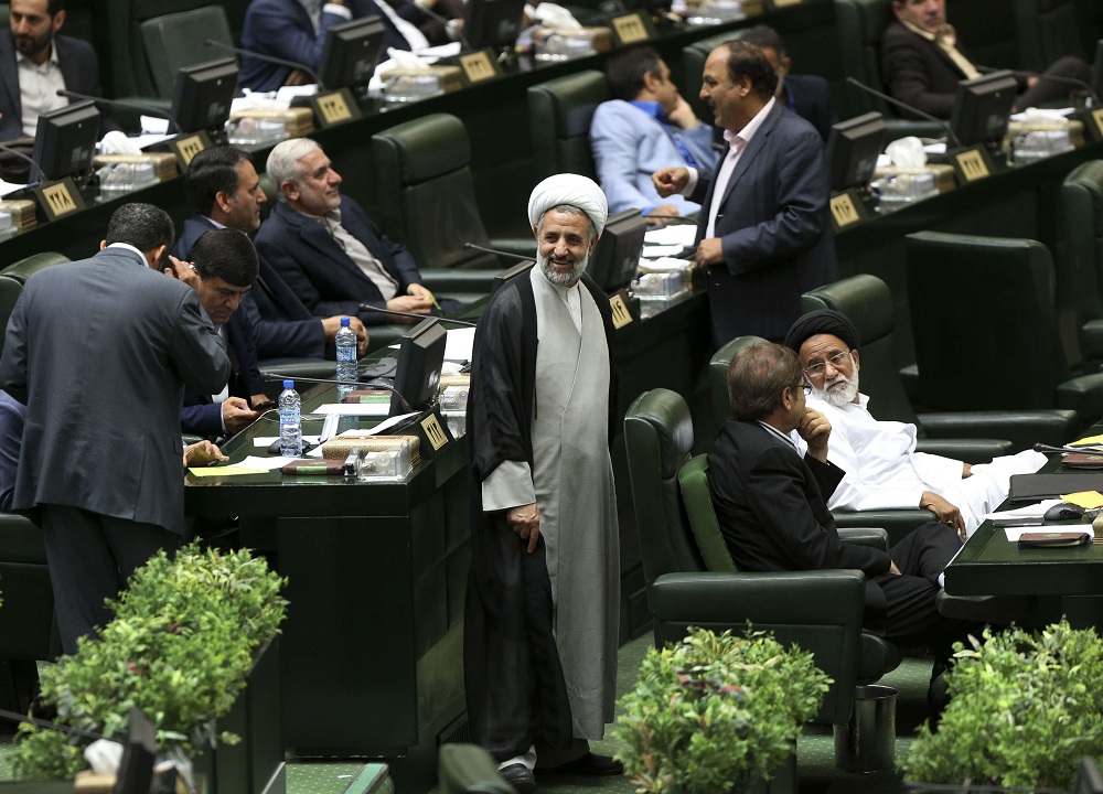 ايران تعلن اصابة 23 نائبا بالفيروس