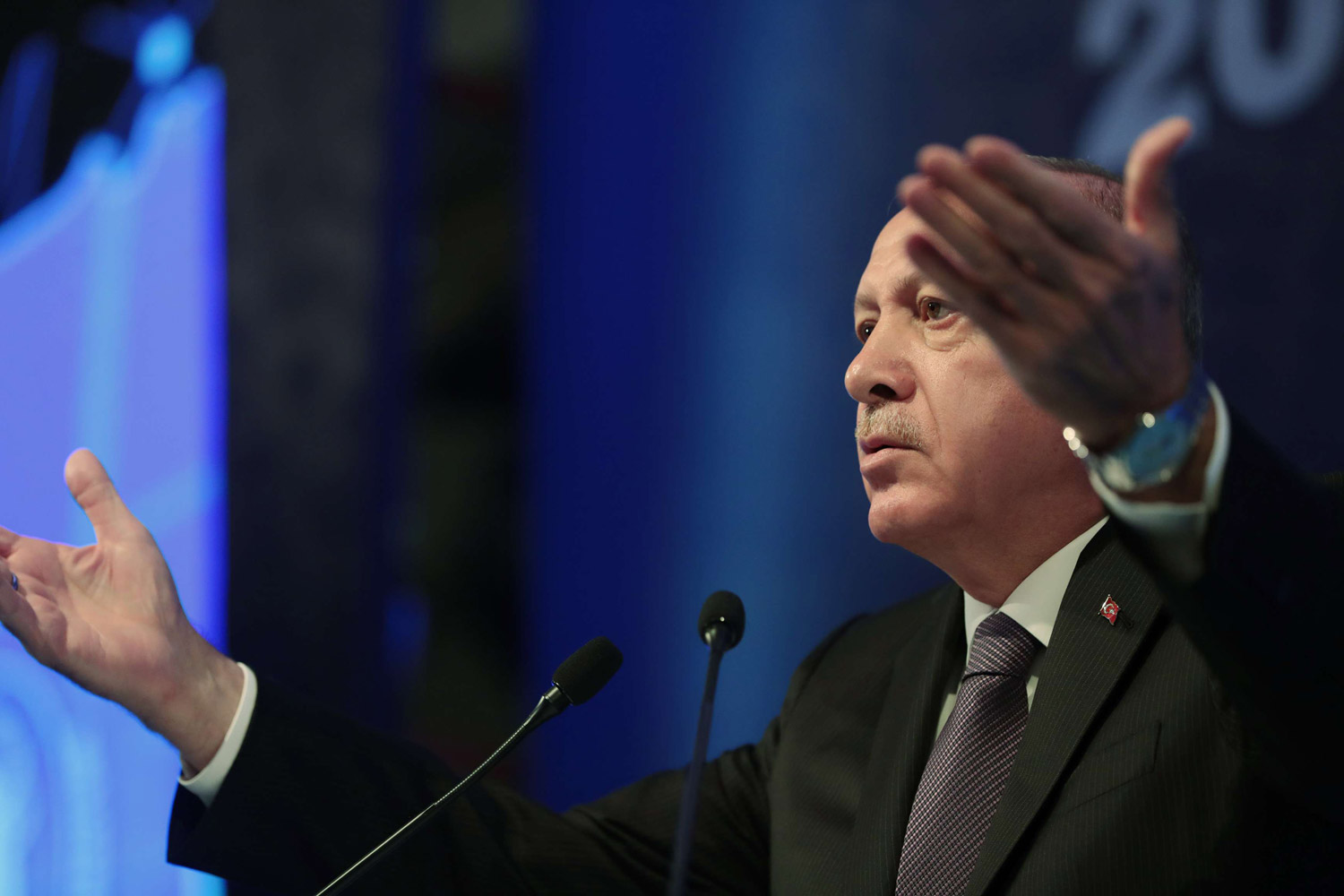 نقطة قوة أردوغان تتحول إلى ضعف يرعبه