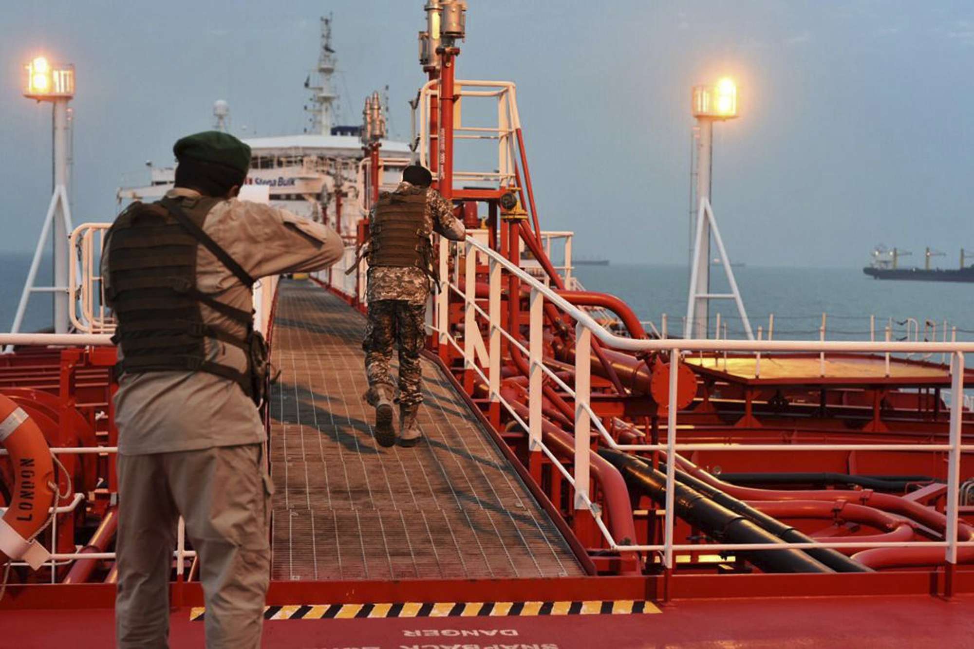 لايران تاريخ في استهداف ناقلات النفط في الخليج