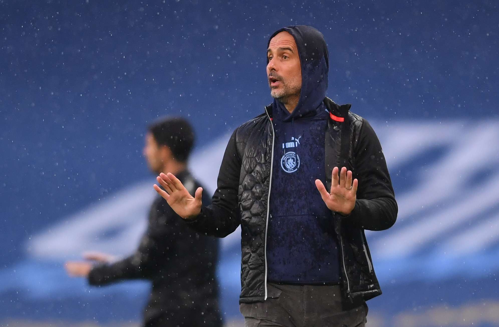 غوارديولا يفقد الامل في المحافظة على لقب الدوري