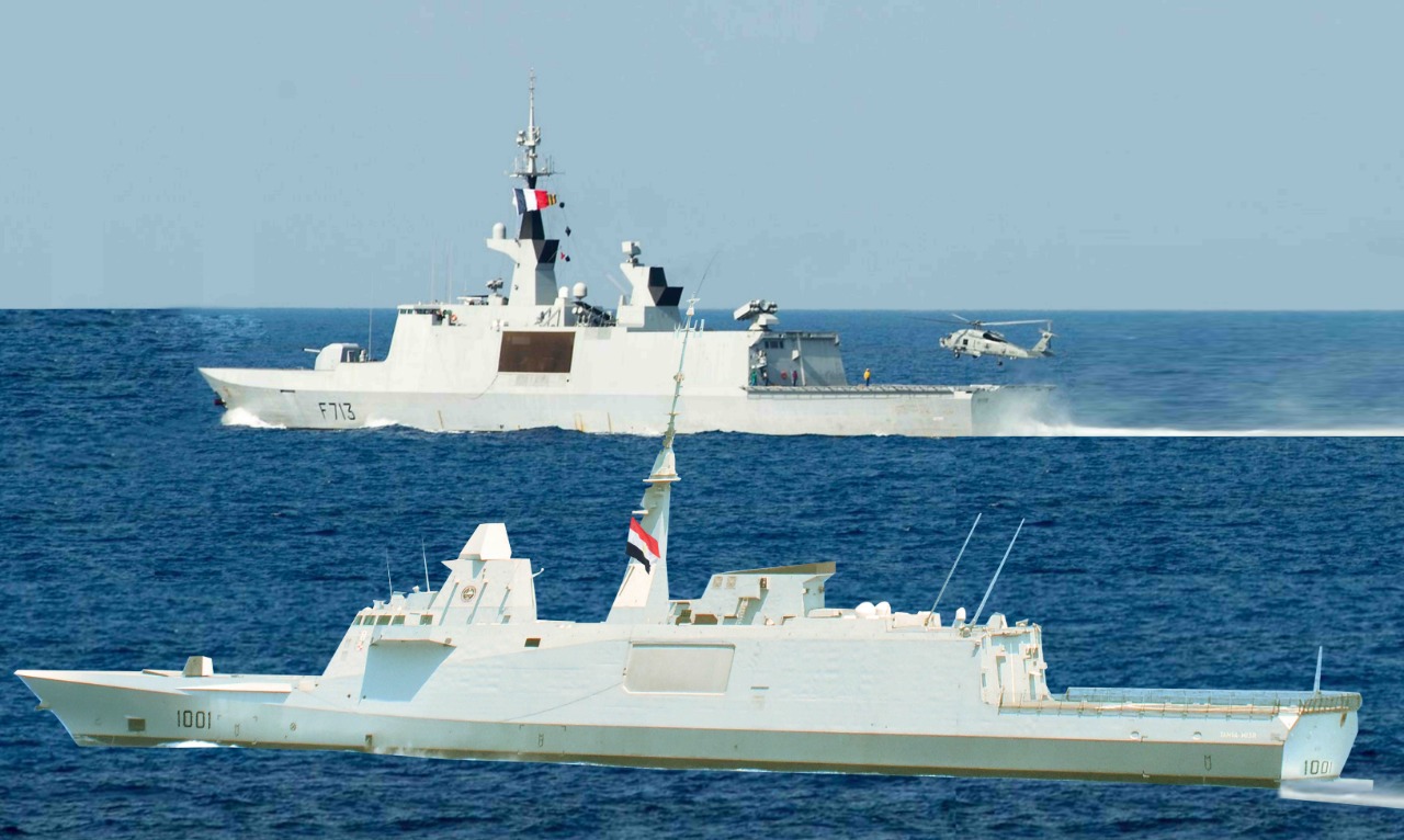 الفرقاطة الشبحية المصرية (تحيا مصر) مع الفرقاطة الشبحية الفرنسية (أكونيه).