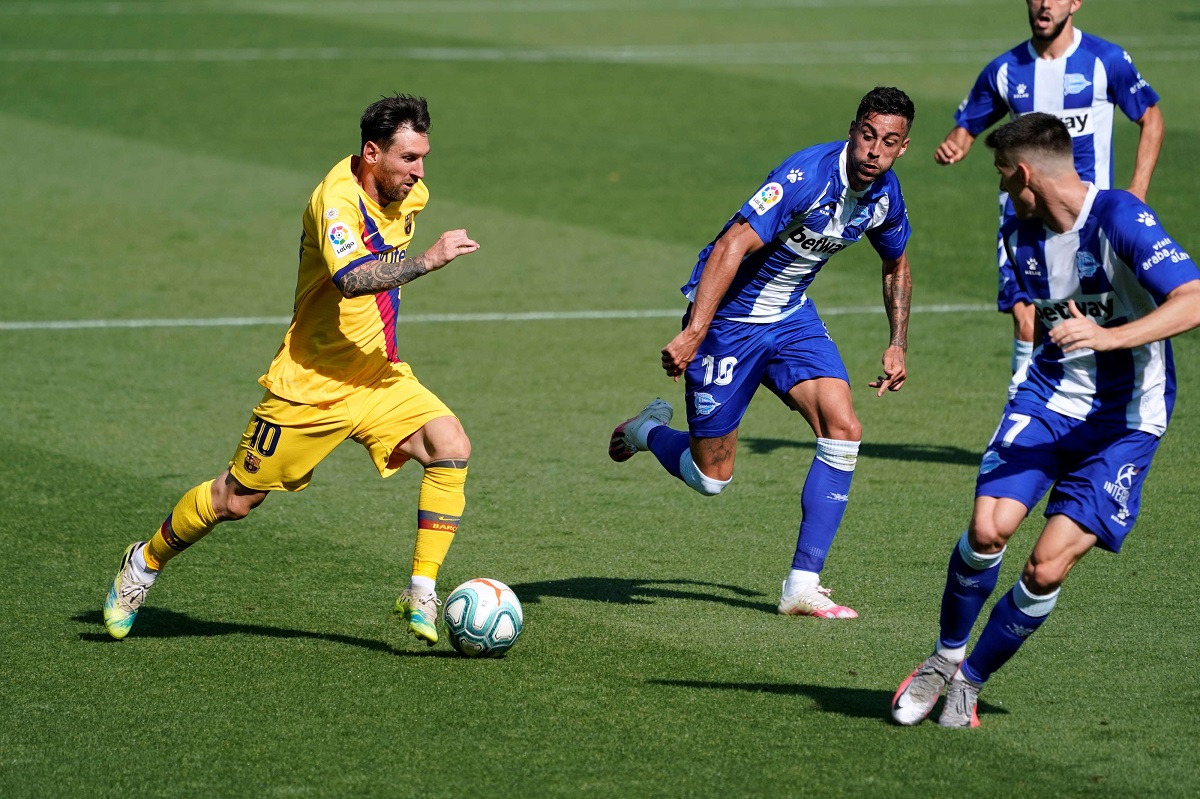 ميسي في مباراة برشلونة وألافيس