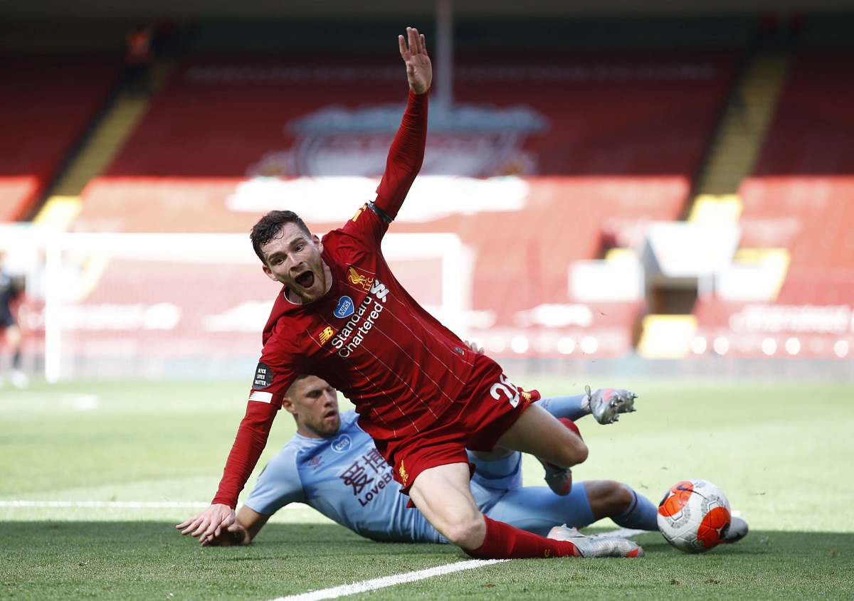لاعب ليفربول آندرو روبرتسون 