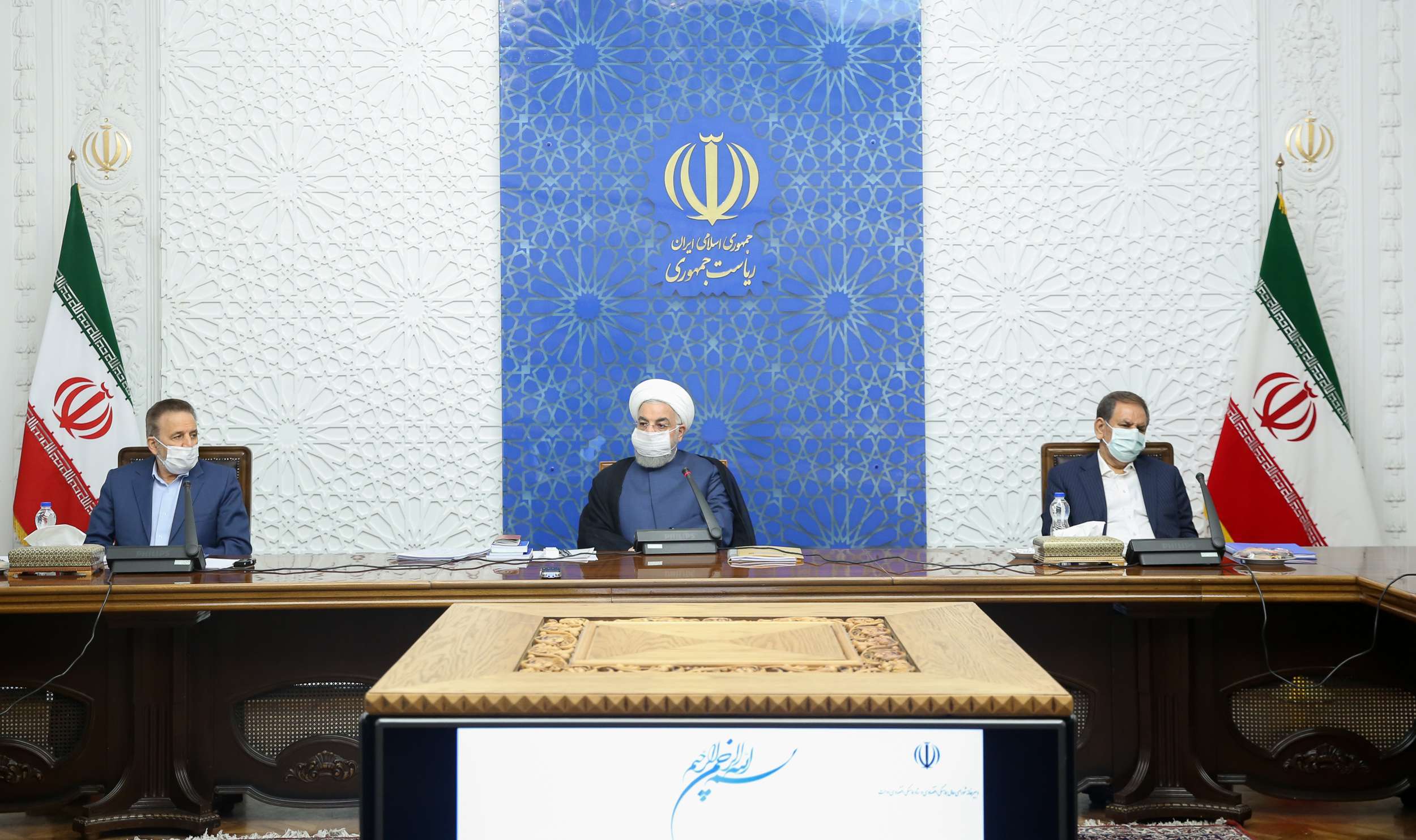 إلى أين يقود النظام الإيراني بلاده باعتماده نهجا فوضويا متحديا العالم؟