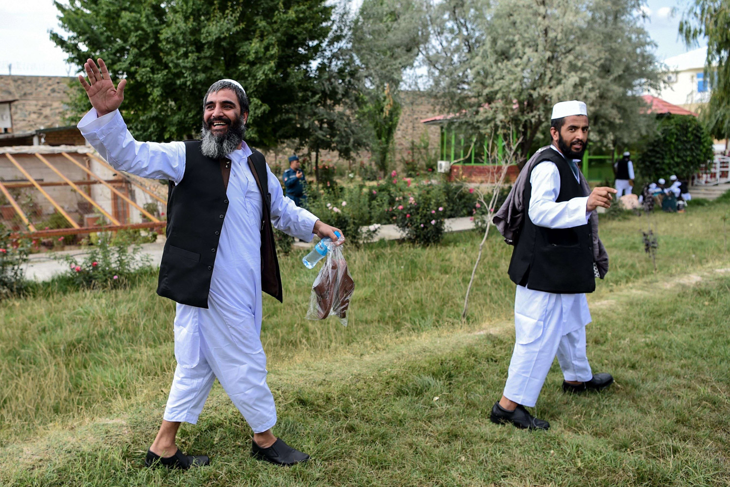 هل سترضى طالبان حقا بإخضاع السجناء للرقابة وعدم السماح لهم بالعودة إلى القتال؟