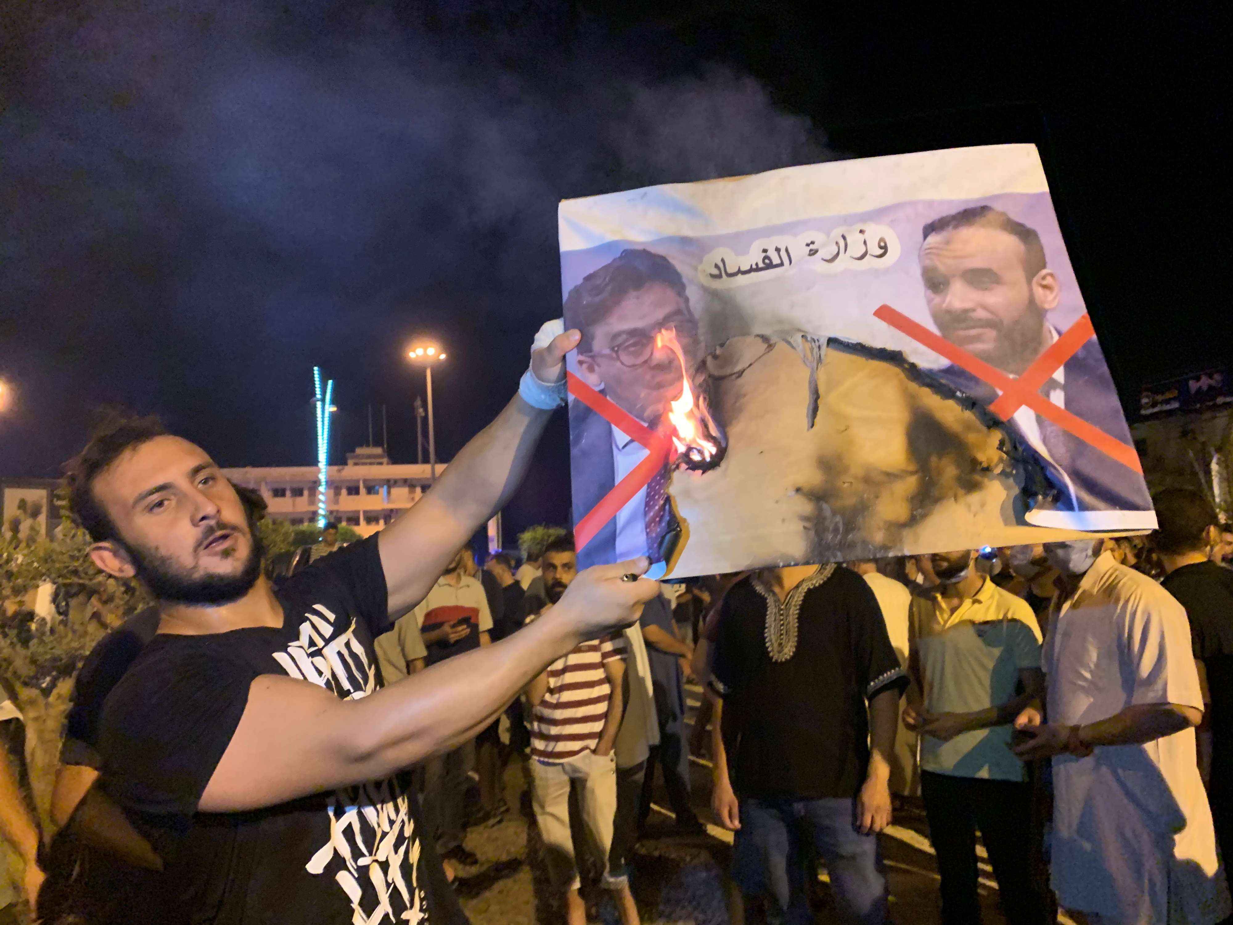 الشارع الليبي ينتفض على منظومة الفساد في حكومة السراج