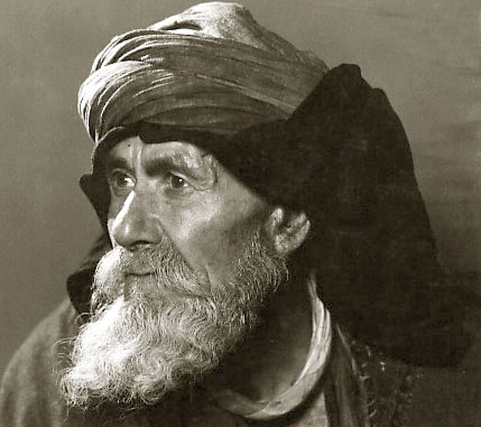عدسة مراد الداغستاني تقرأ أعماق الوجوه