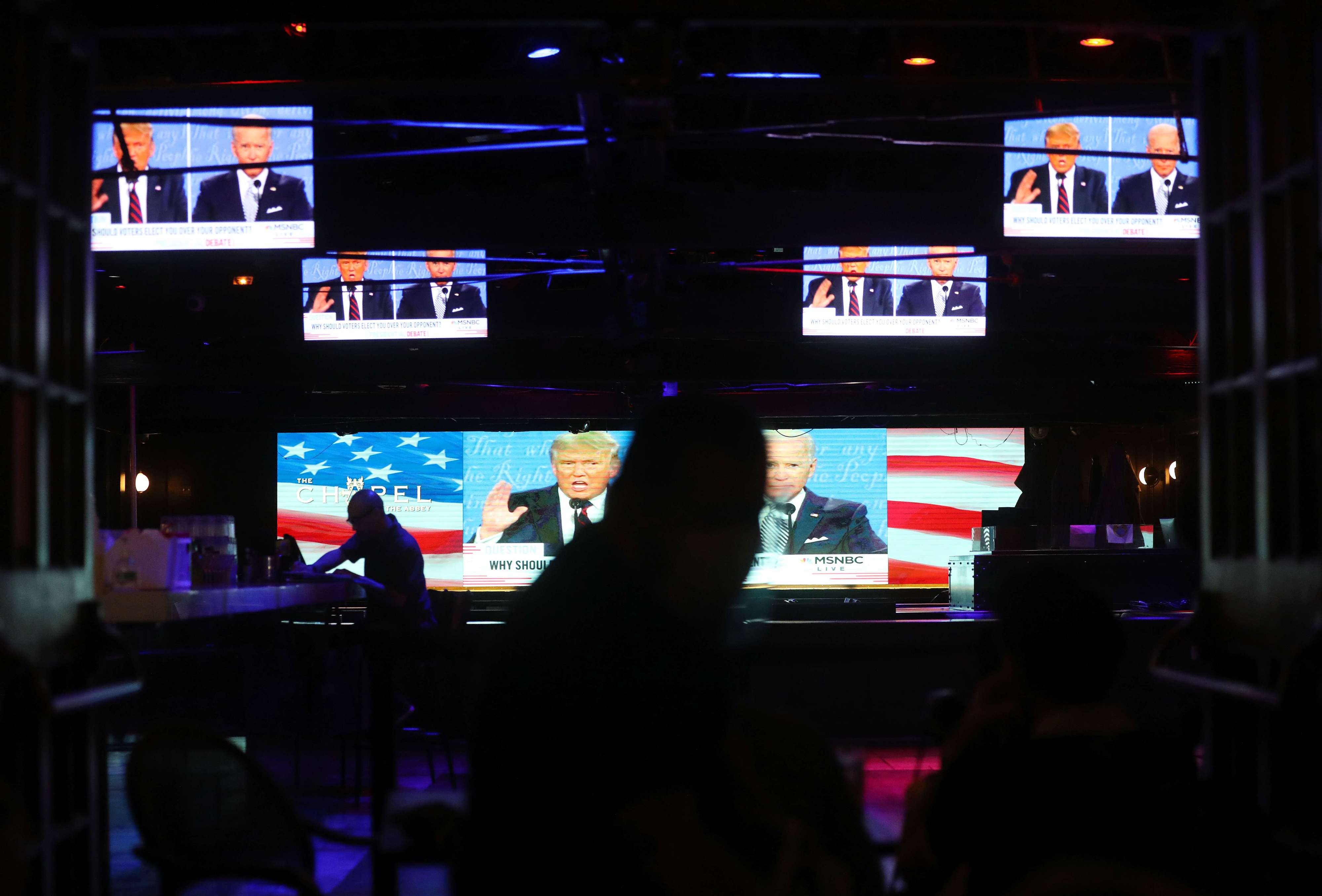 مشاحنات بين ترامب وبايدن جعلت خبراء يصفونها بانها اسوا مناظرة في التاريخ