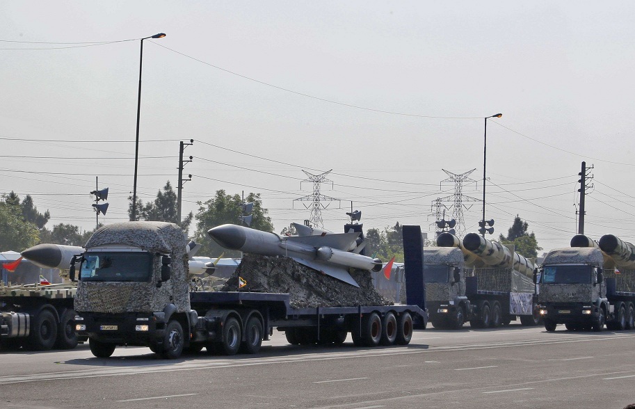 واشنطن تضغط لكبح برامج ايران الصاروخية والنووية