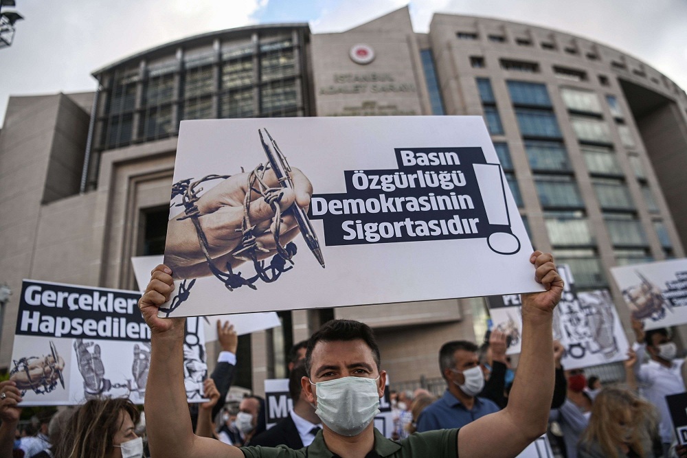 أجهزة أردوغان تدشن فصلا جديدا من فصول قمع الحريات والترهيب