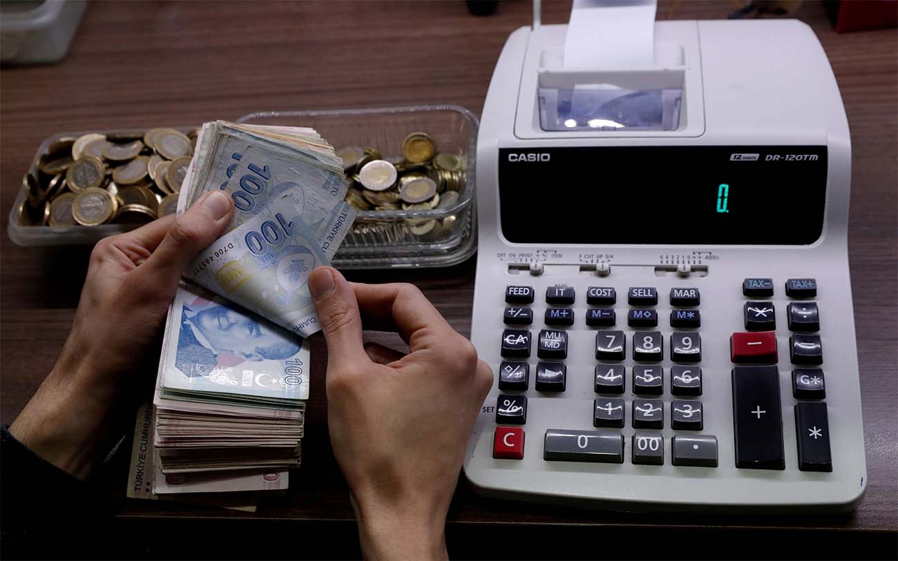 Turkish lira drops against US dollar for the 7th session to a new low