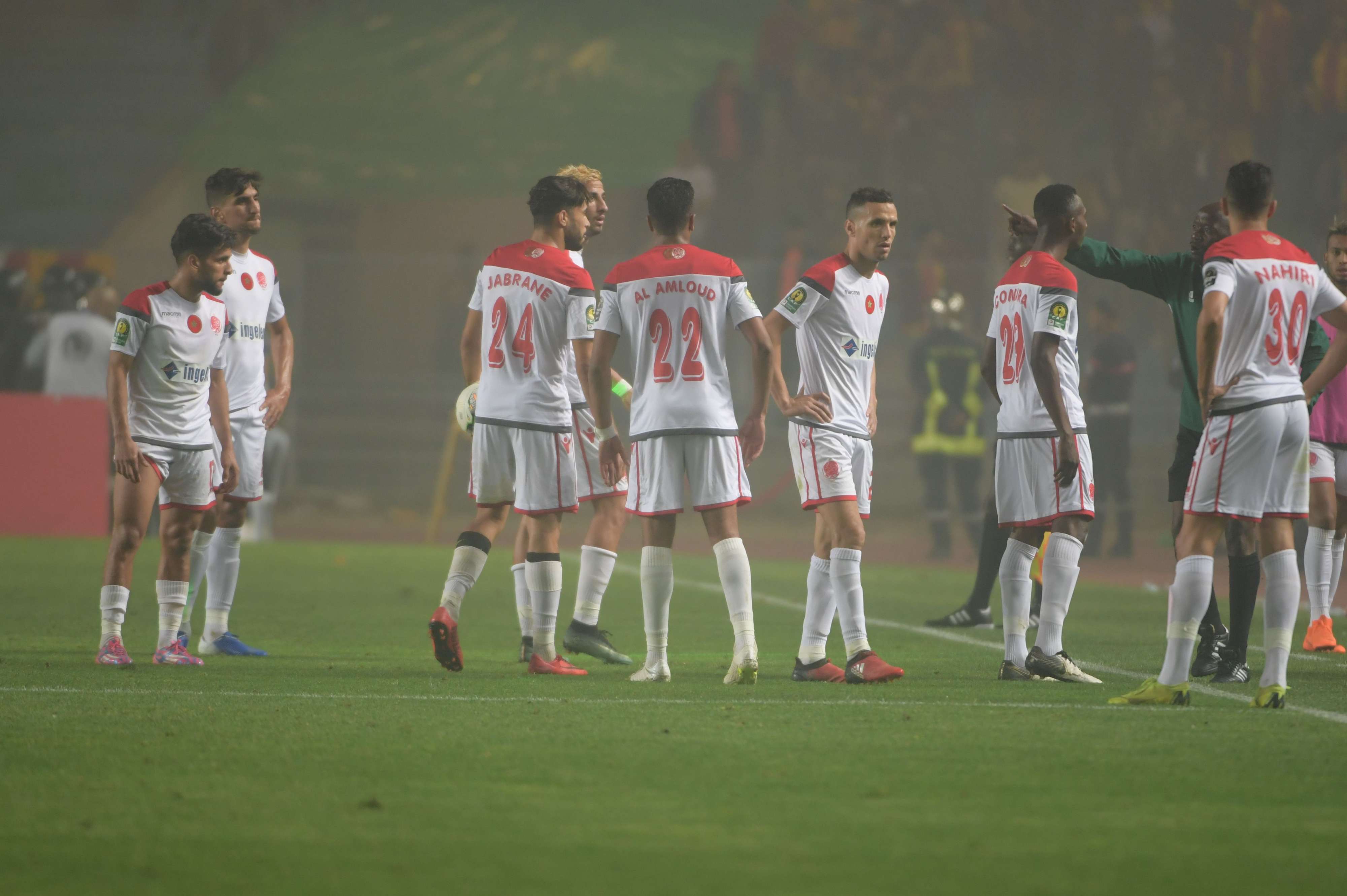غياب الجمهور وكورونا والارهاق عوامل نالت من القطبين