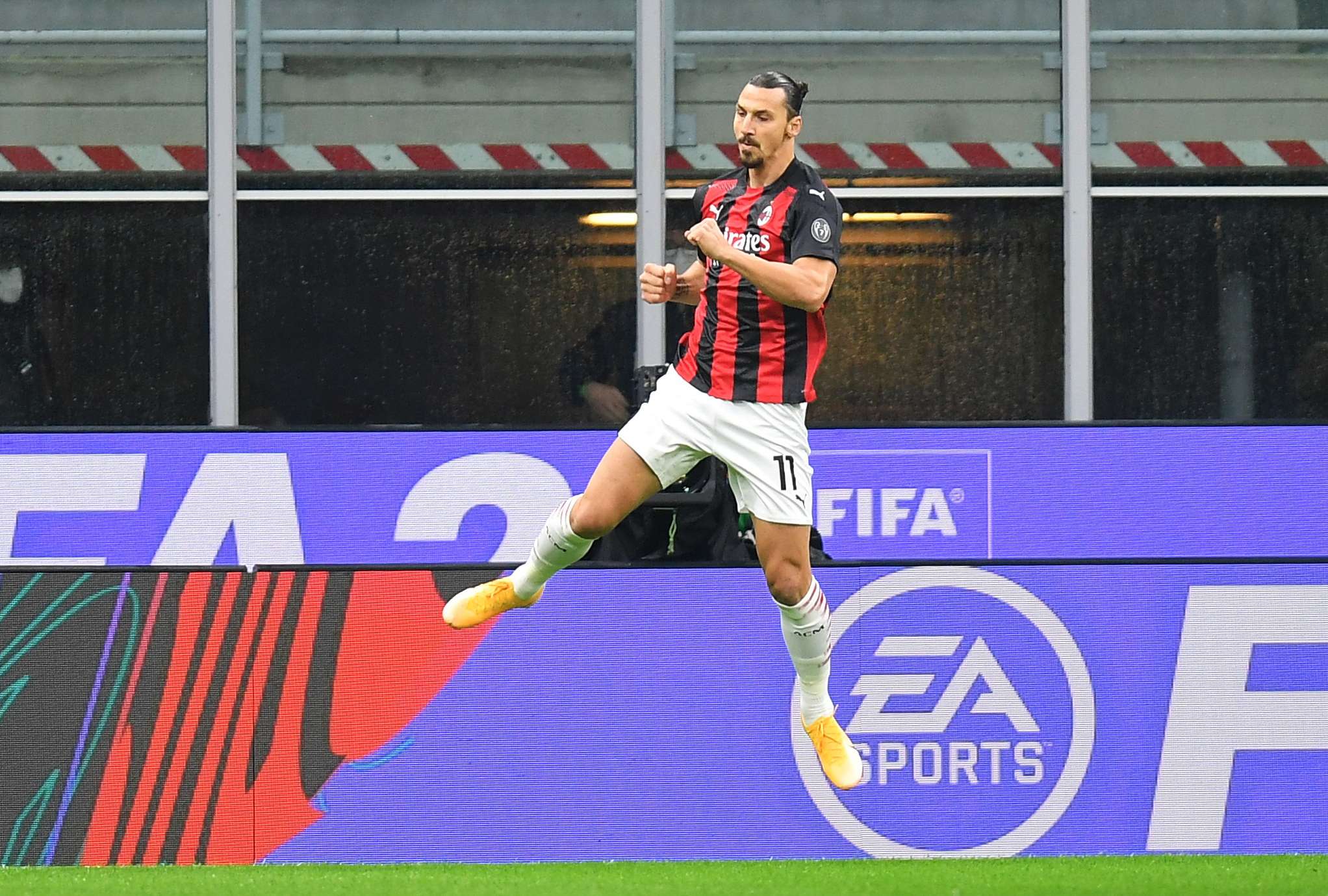 المخضرم السويدي يحتل صدارة ترتيب الهدافين بستة أهداف بفضل ثلاث ثنائيات