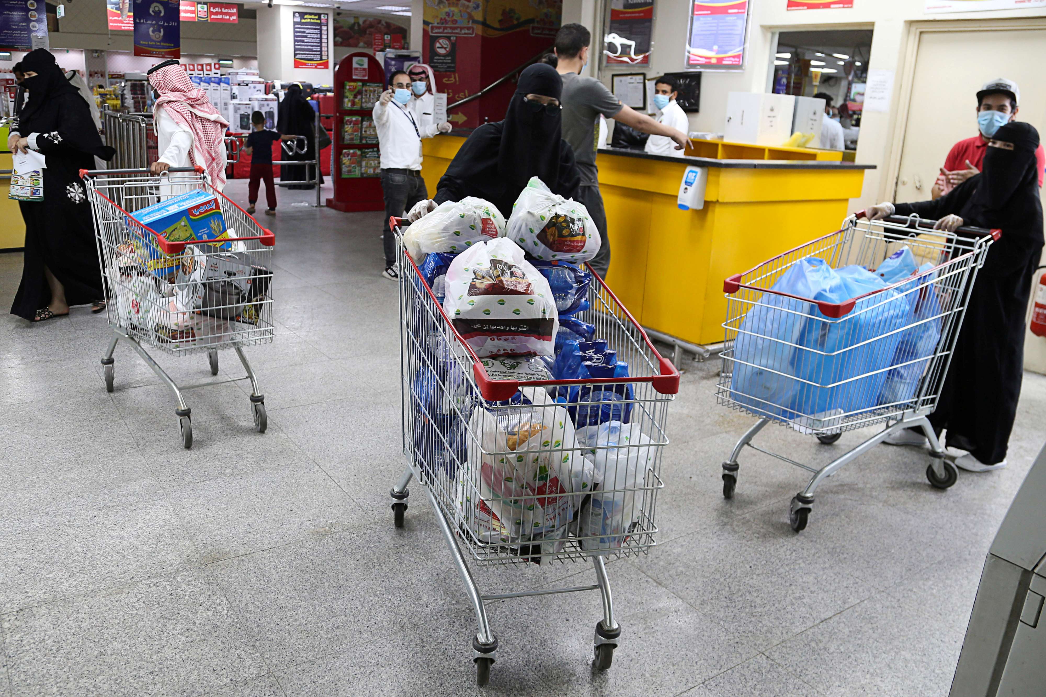 السعوديون يعمقون أزمة أنقرة بالاستجابة لحملة مقاطعة السلع التركية