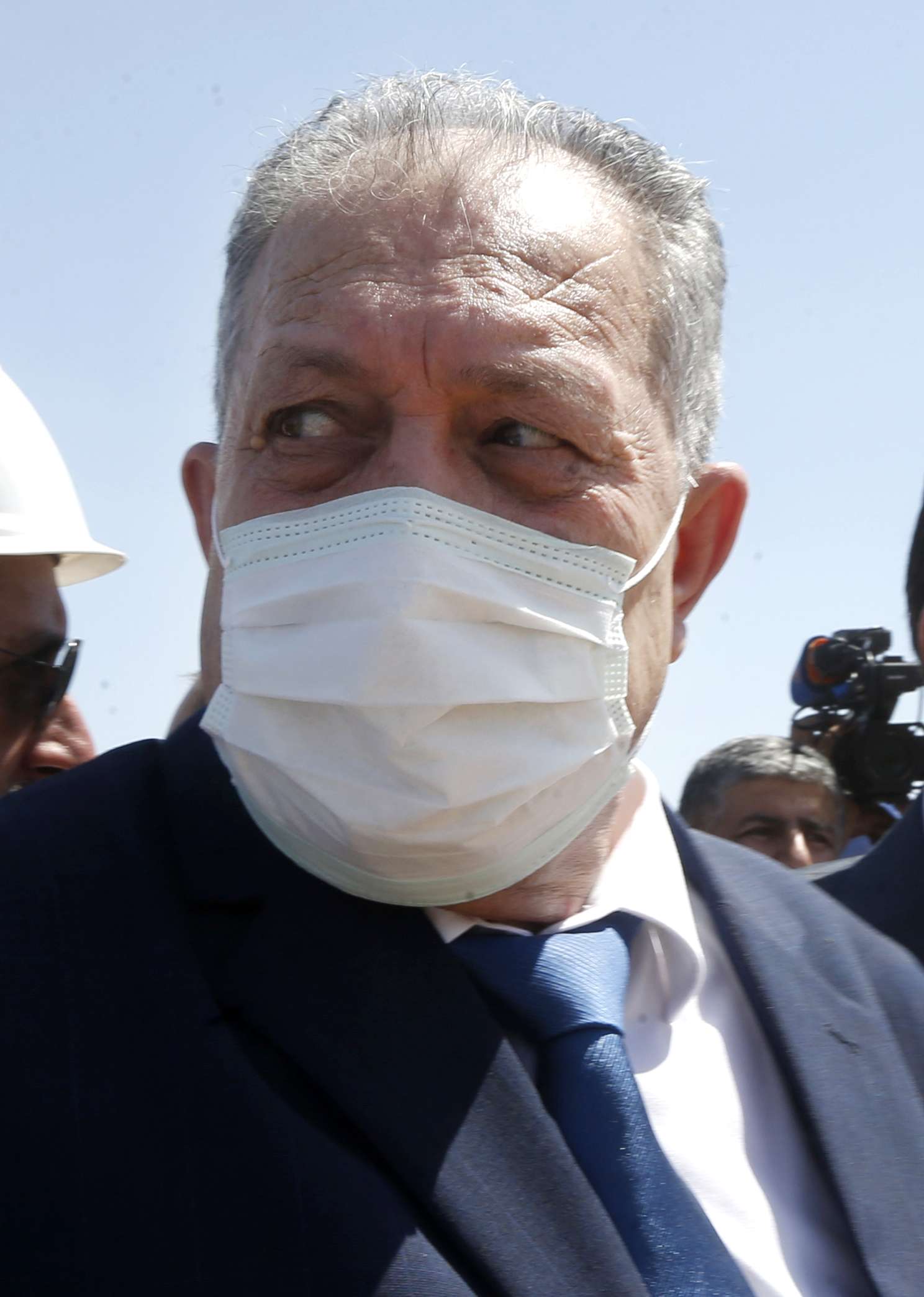 رئيس الوزراء السوري حسين عرنوس على قائمة العقوبات الأوروبية