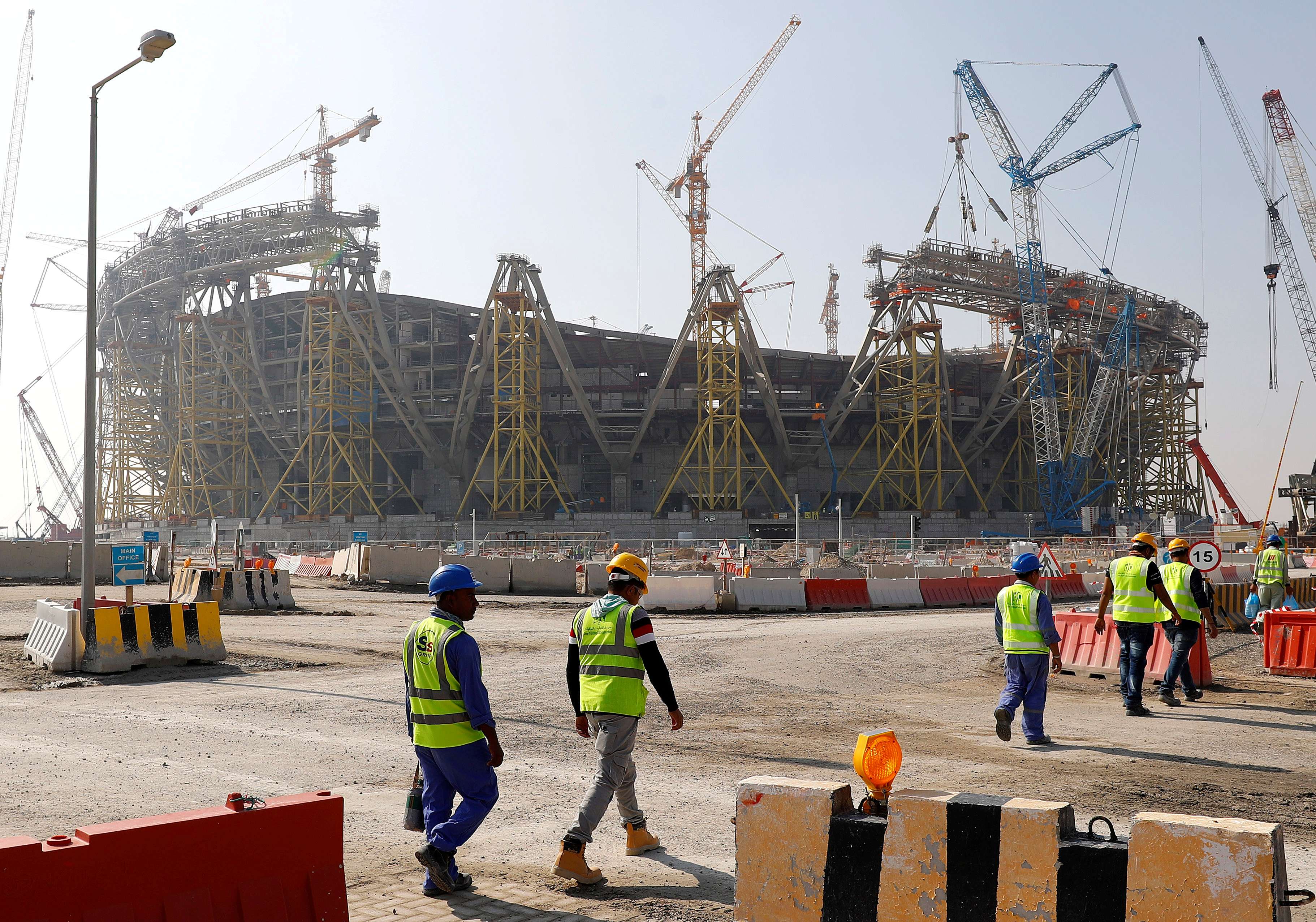 من الصعب التنبؤ بمصير مونديال قطر في ظل استمرار تفشي كورونا