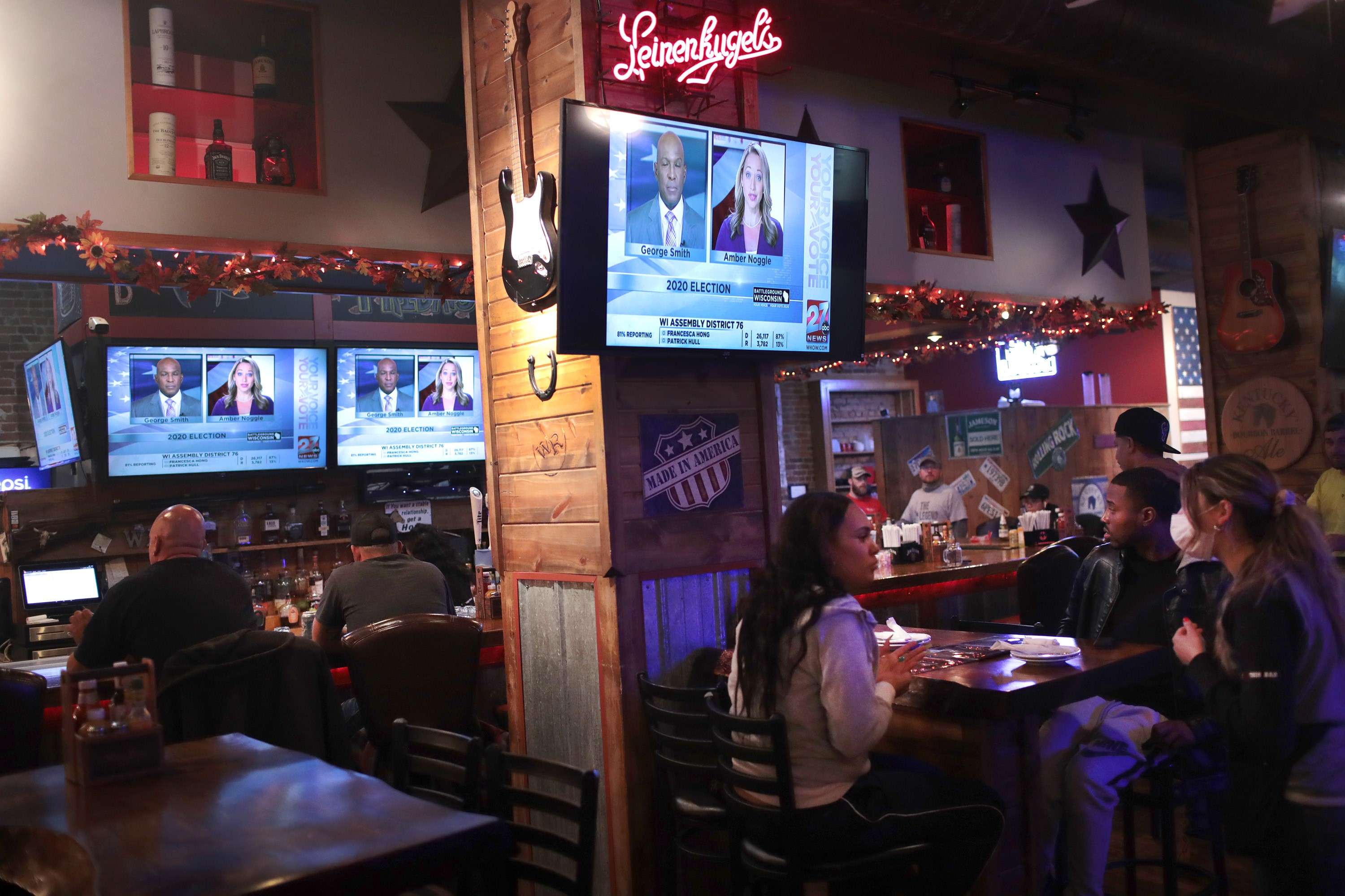 الاميركيون يراقبون نتائج الانتخابات الرئاسية ليعرفوا رئيسهم المقبل