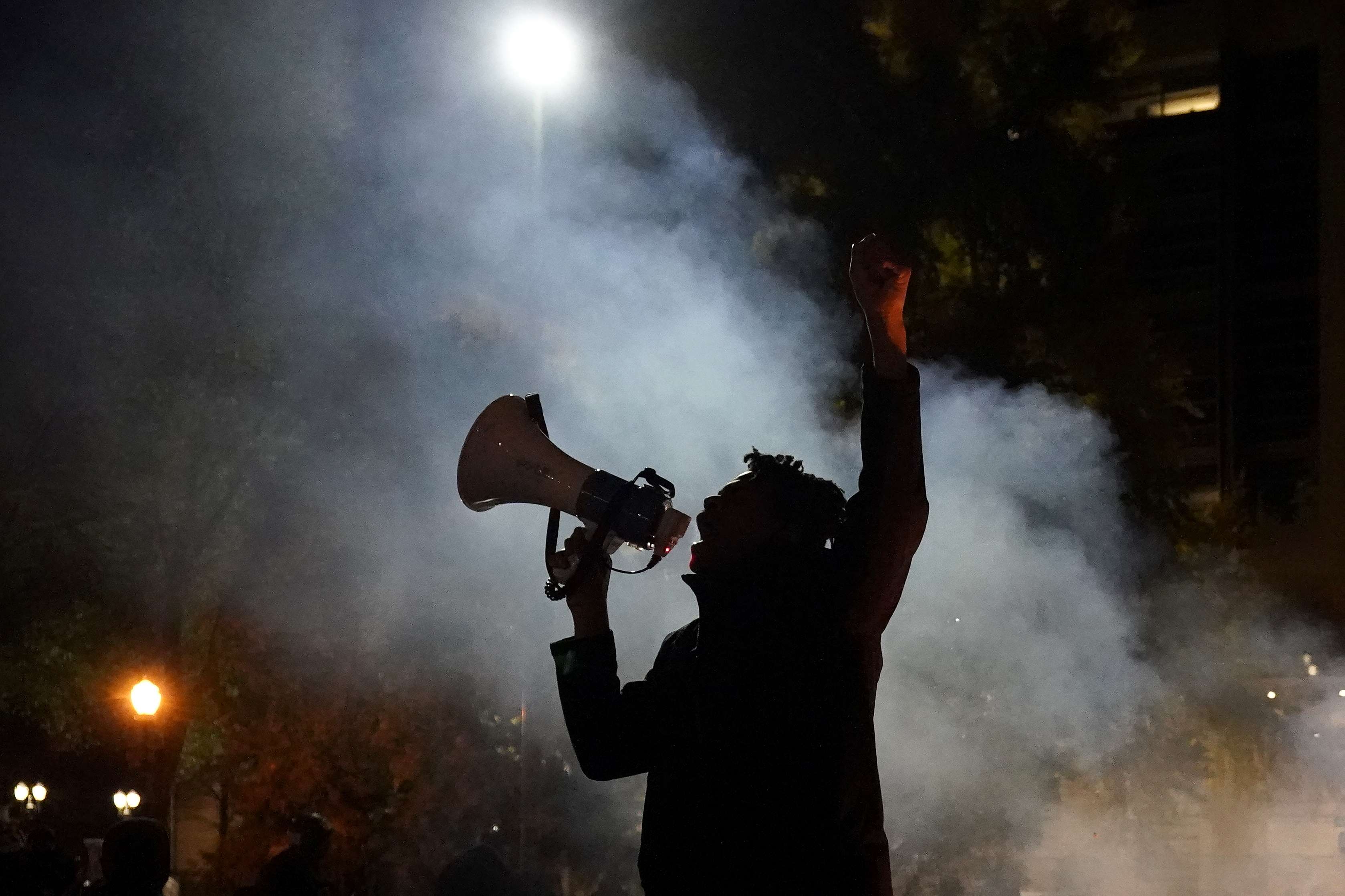 احتدام الاحتجاجات الأميركية مع استمرار فرز الأصوات الانتخابية