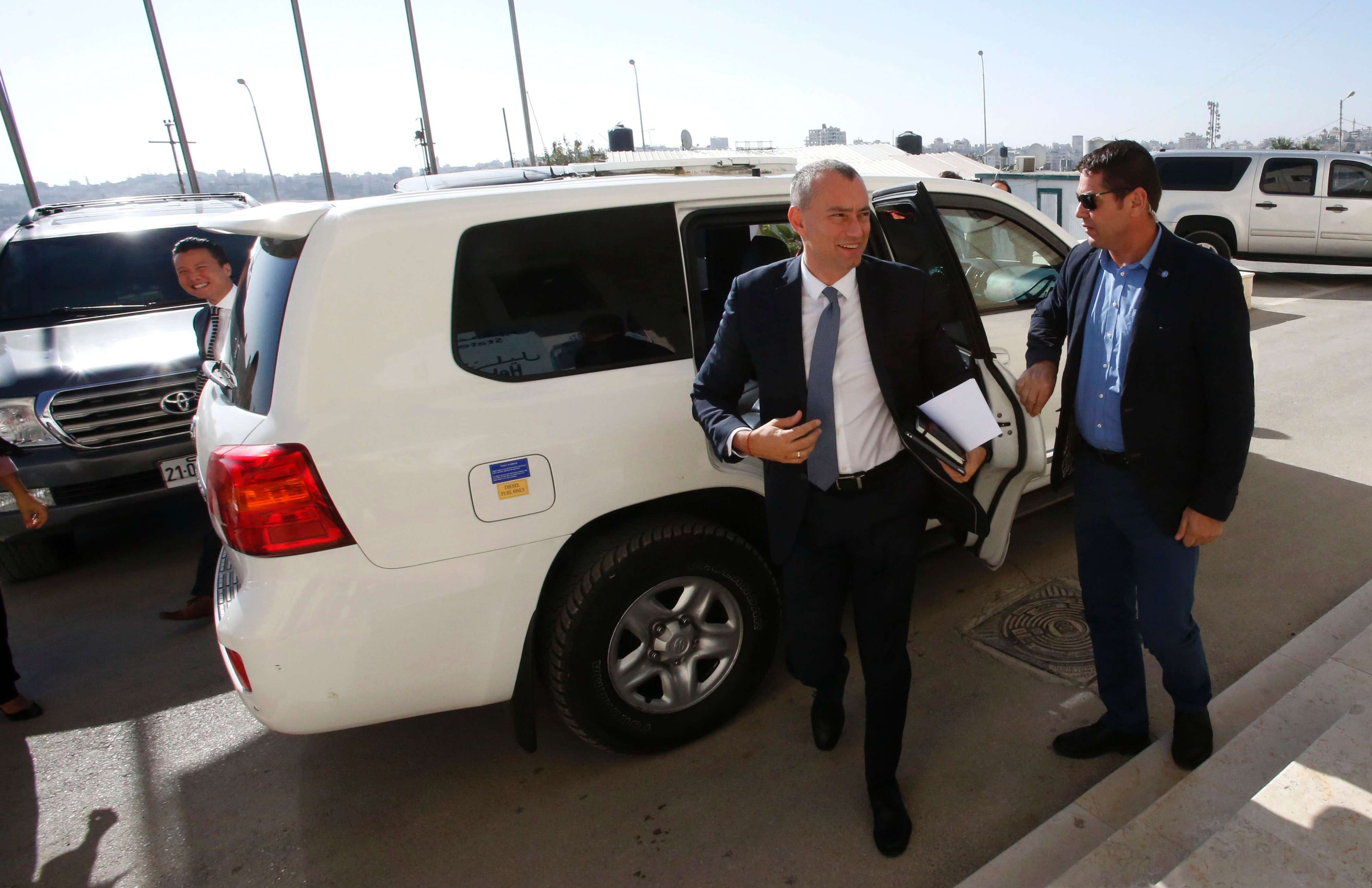 نيكولاي ملادينوف 