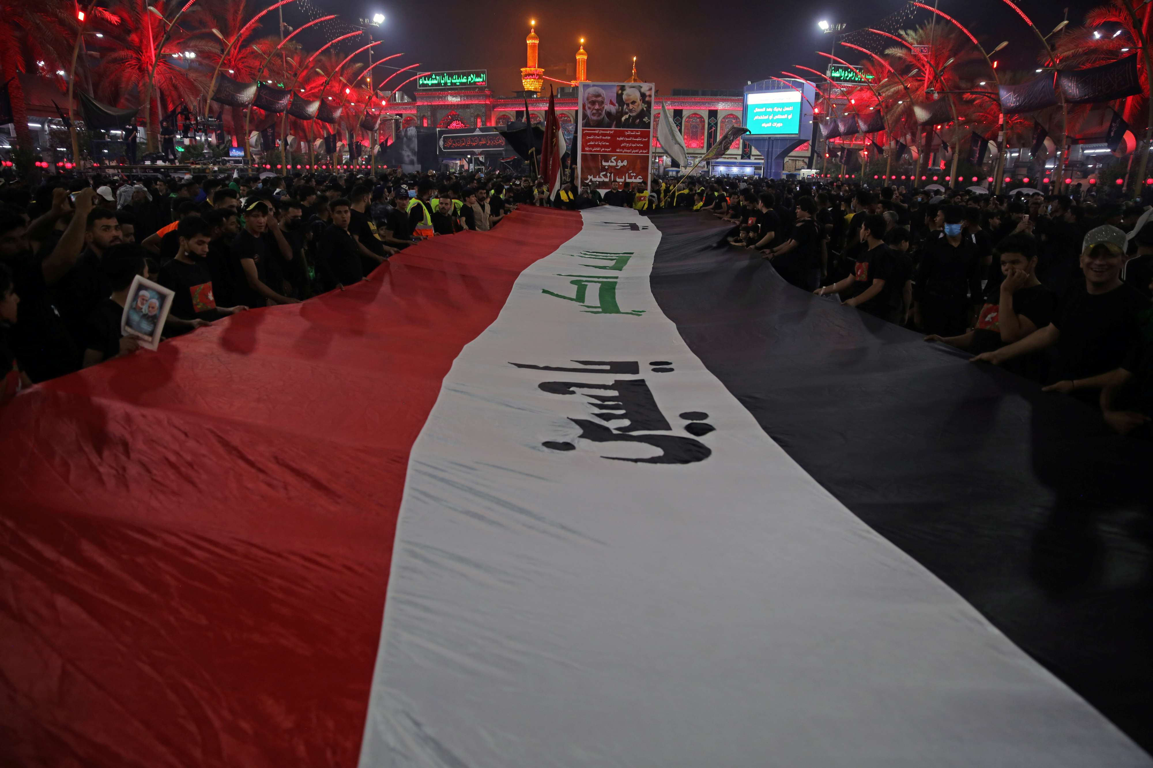 توغل إيراني داخل الدولة العراقية العميقة عبر السيطرة على دور العبادة الشيعية