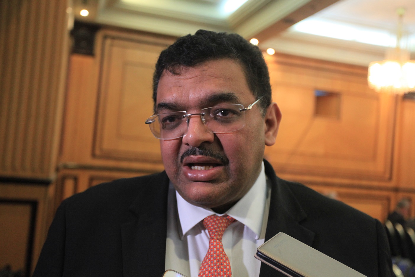 القيادي والمستشار السياسي المستقيل من حزب النهضة لطفي زيتون 