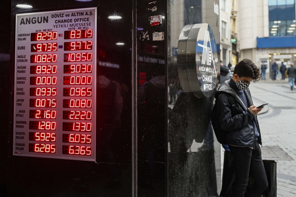اليأس والبطالة يخنقان شريحة واسعة من الأتراك