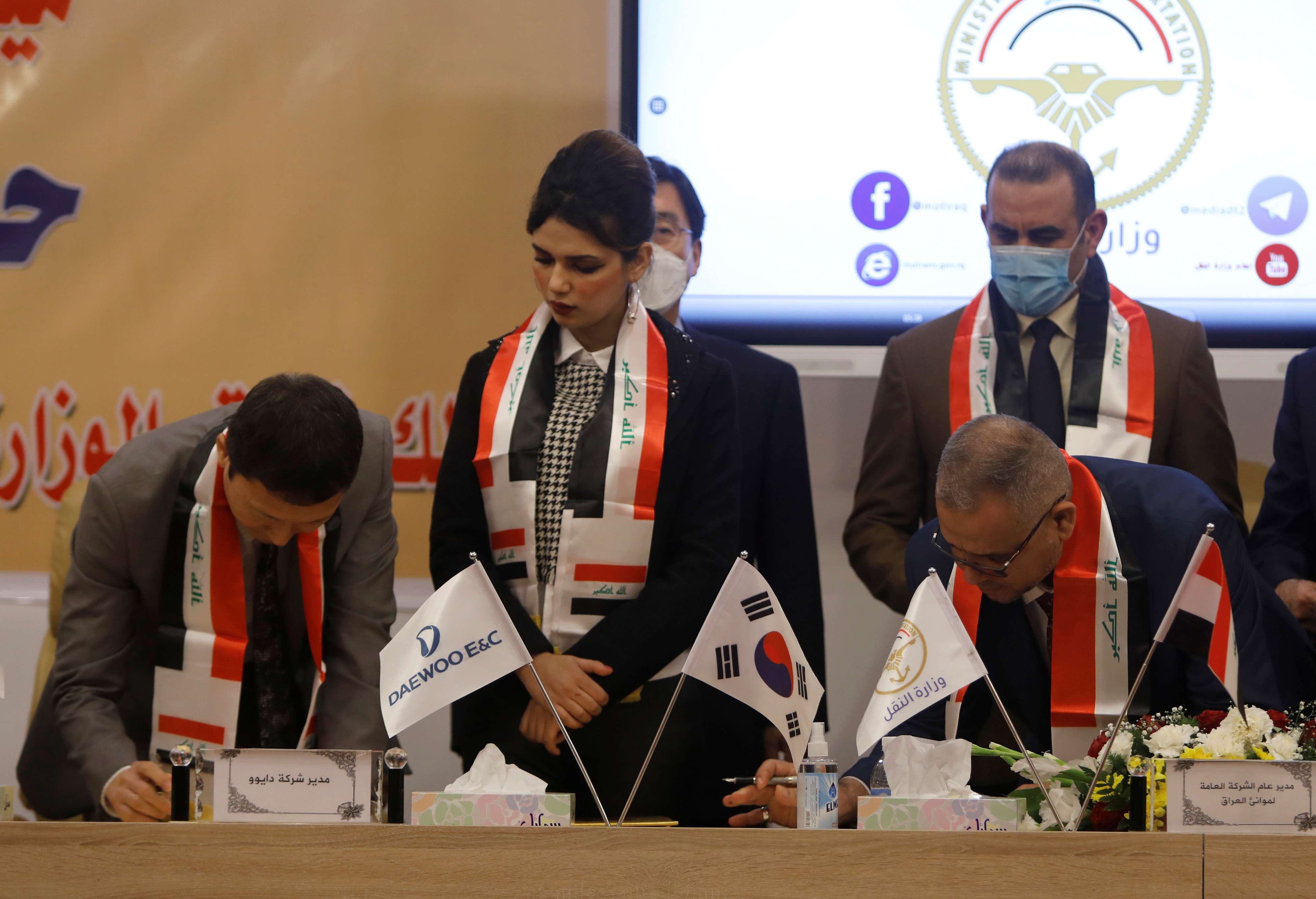 جانب من مراسم توقيع عقد بناء ميناء الفاو الكبير