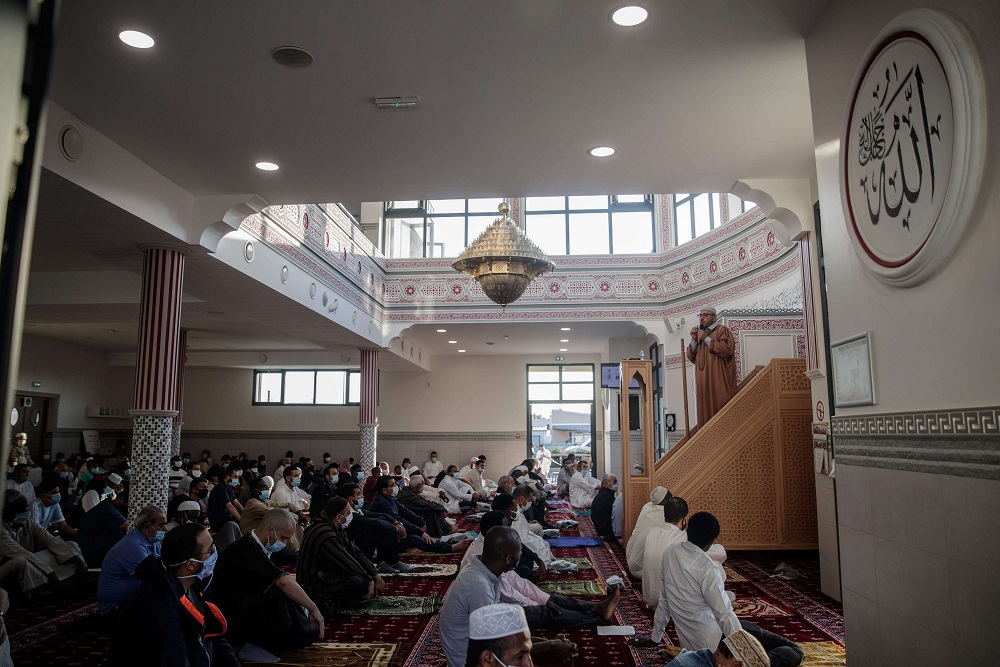 كثيرون ينظرون لمشروع القانون الفرنسي على أنه استهداف للمسلمين أكثر منه لمكافحة للتطرف الديني