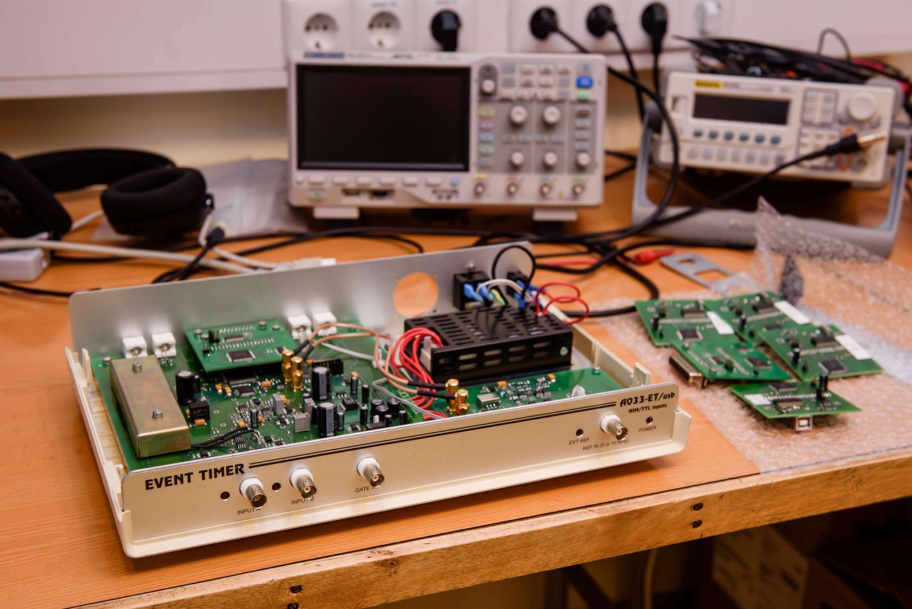 أجهزة الكرونوسكوب 