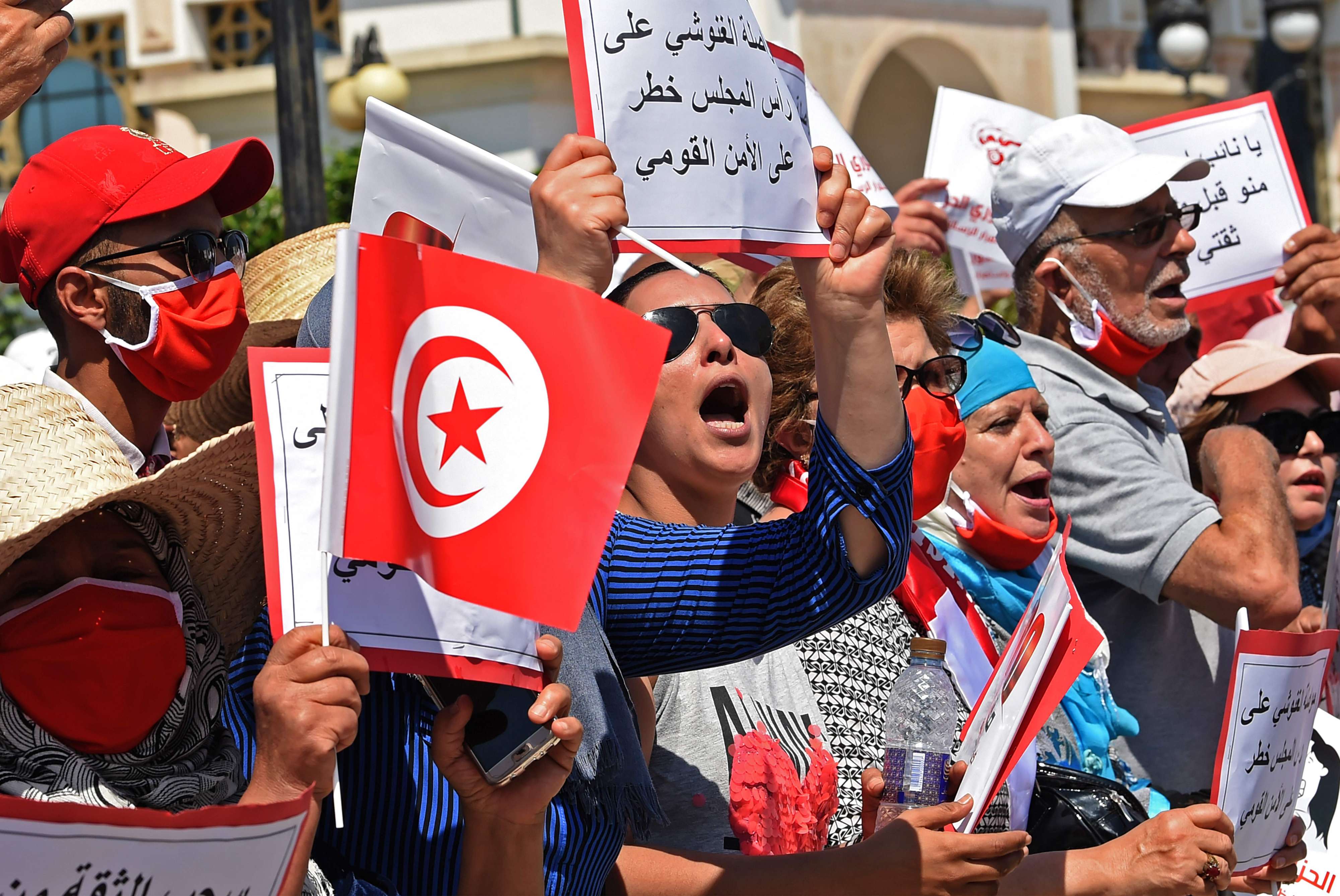 تعالي الأصوات في تونس لعزل الغنوشي من رئاسة البرلمان