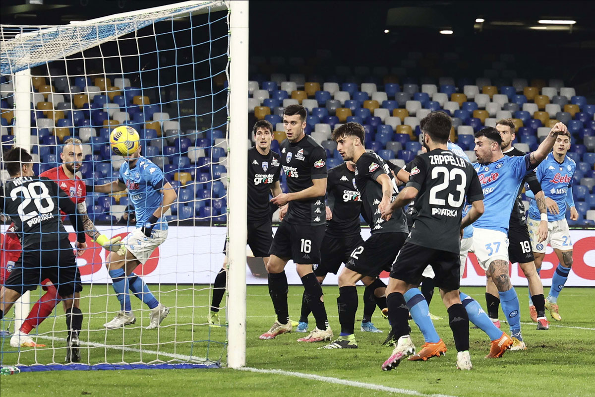 البلجيكي لوكاكو يمنح نابولي بطاقة التأهل في الدقيقة الأخيرة من الوقت الاضافي الثاني 