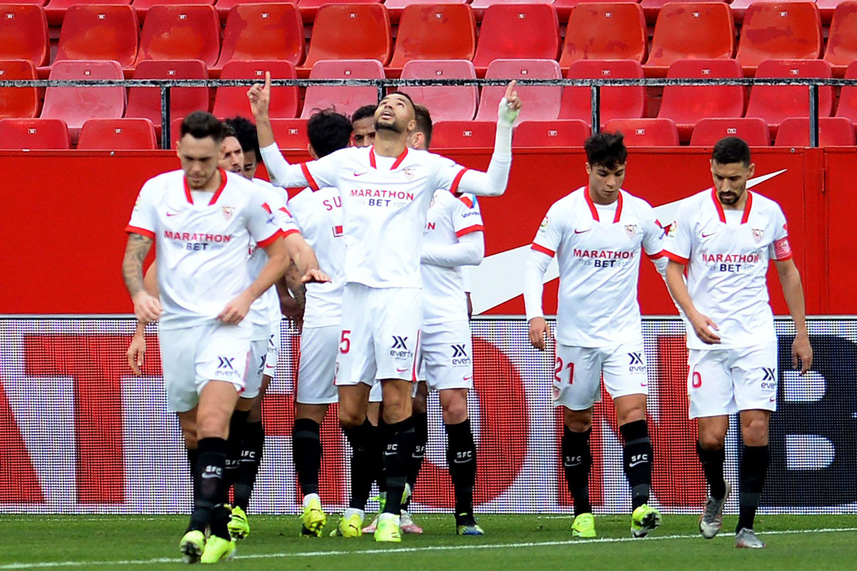 إشبيلية بسهولة لربع النهائي