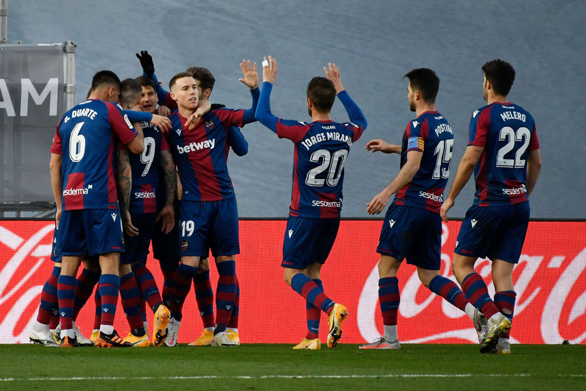  فريق 'الضفادع' ينعش حظوظه في المنافسة على اللقب