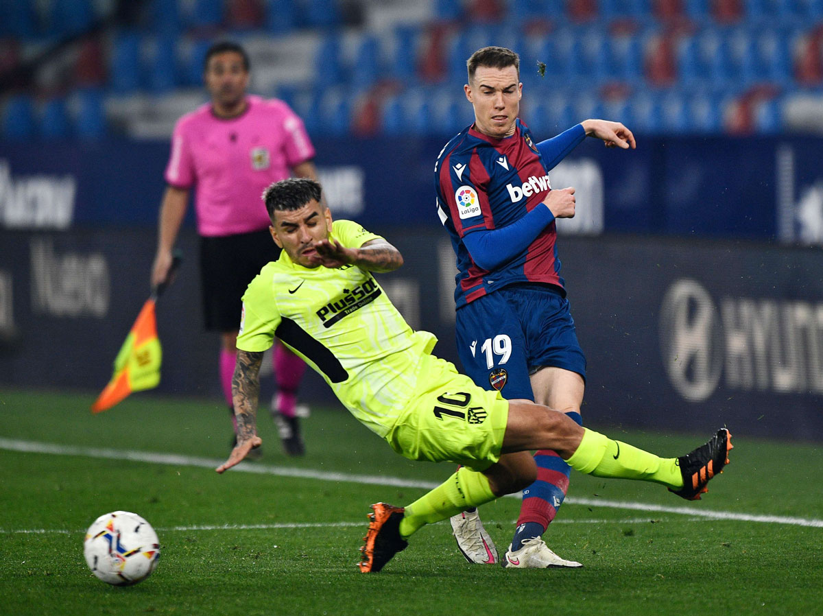 فريق 'الضفادع' يحرم ضيفه العاصمة من الابتعاد أكثر في الصدارة