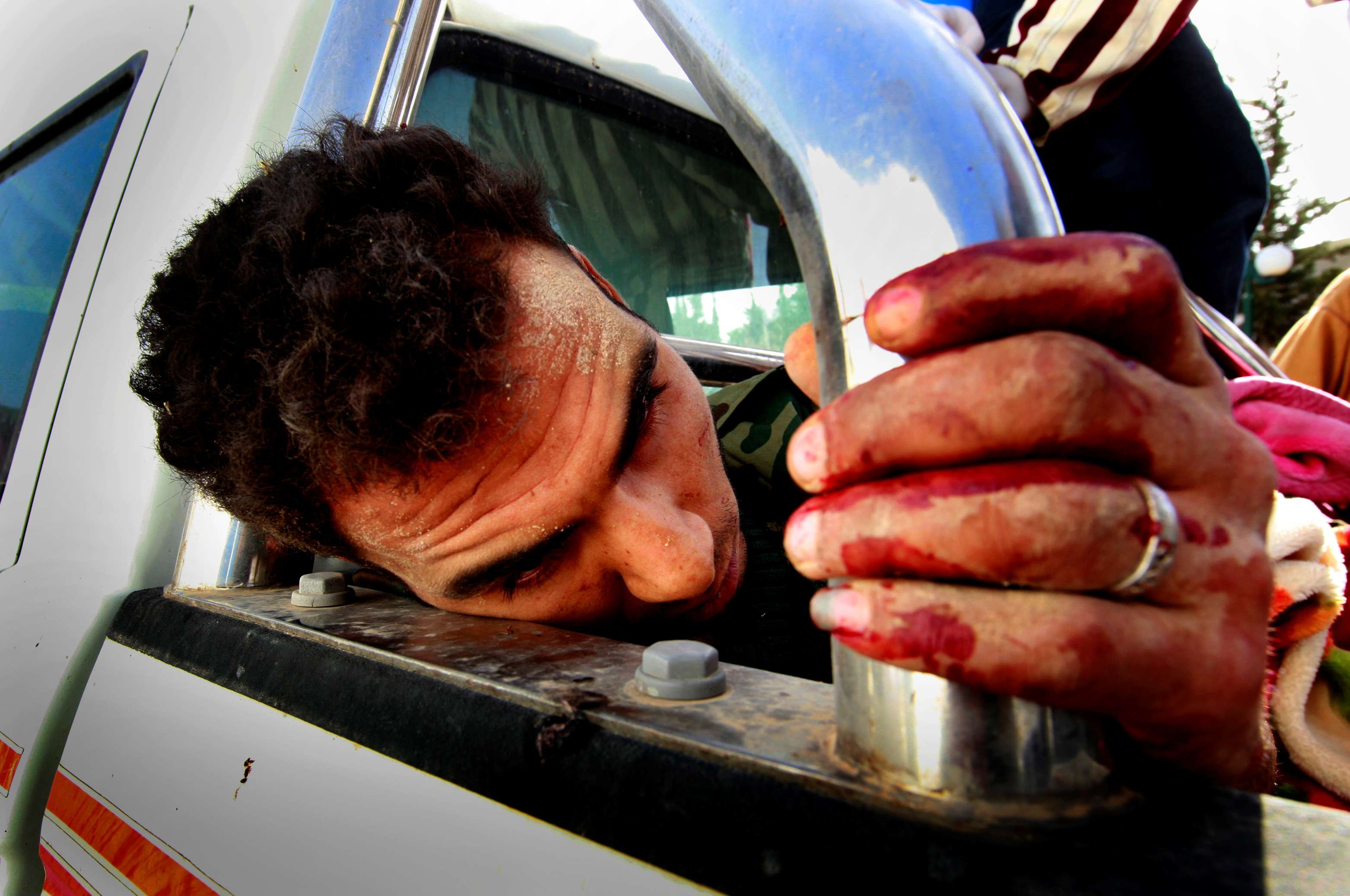 الليبيون يتطلعون الى انهاء عشرية سوداء من الحرب