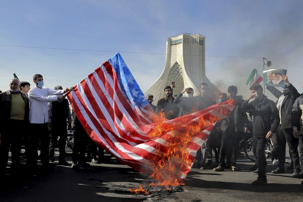 سلوك إيران العدواني يُبقي على حالة التوتر مع واشنطن على أشدها في أكثر من ملف بينها الملف النووي