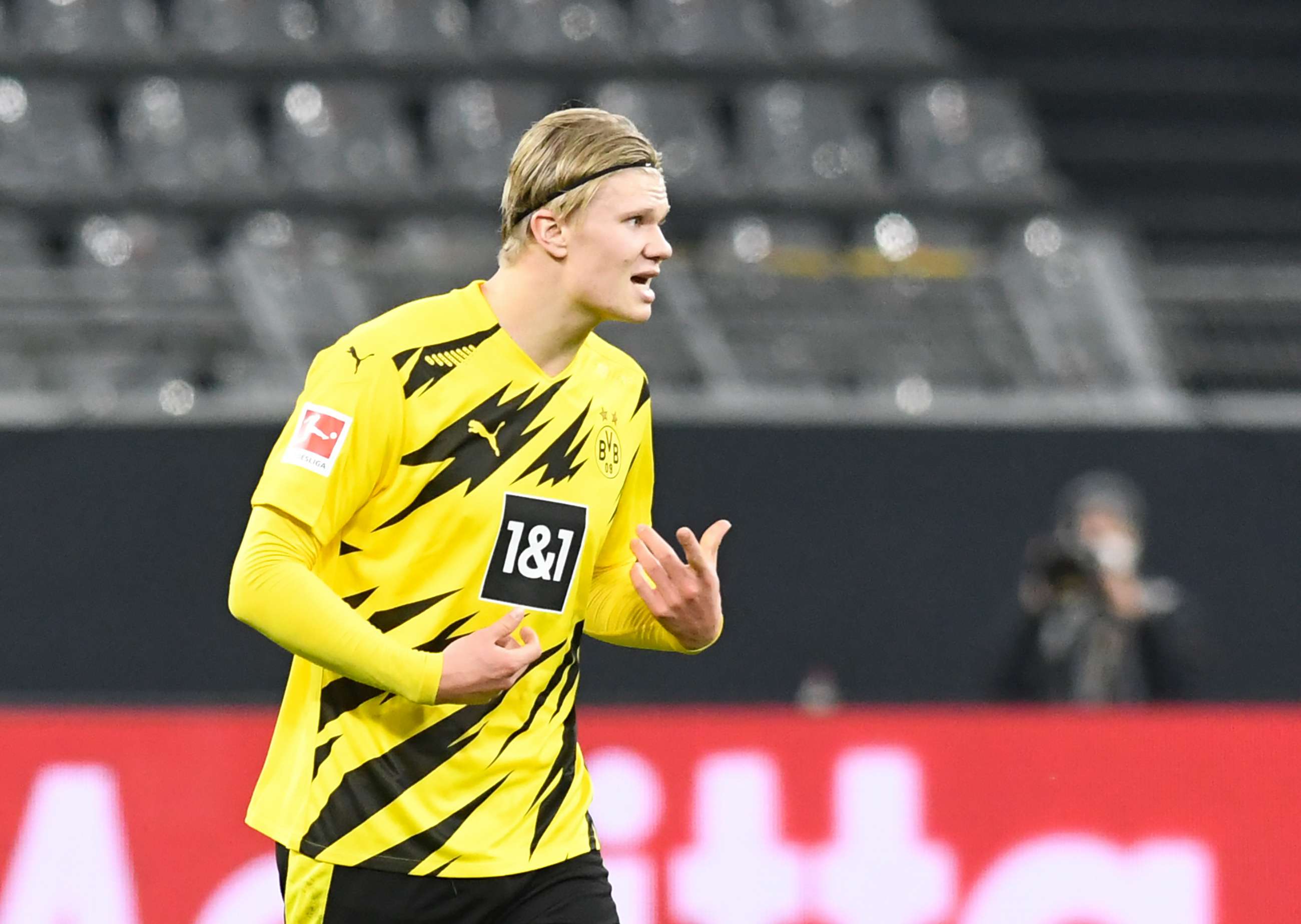 المهاجم النروجي حائط يتكىء عليه دورتموند للعبور الى الدور التالي