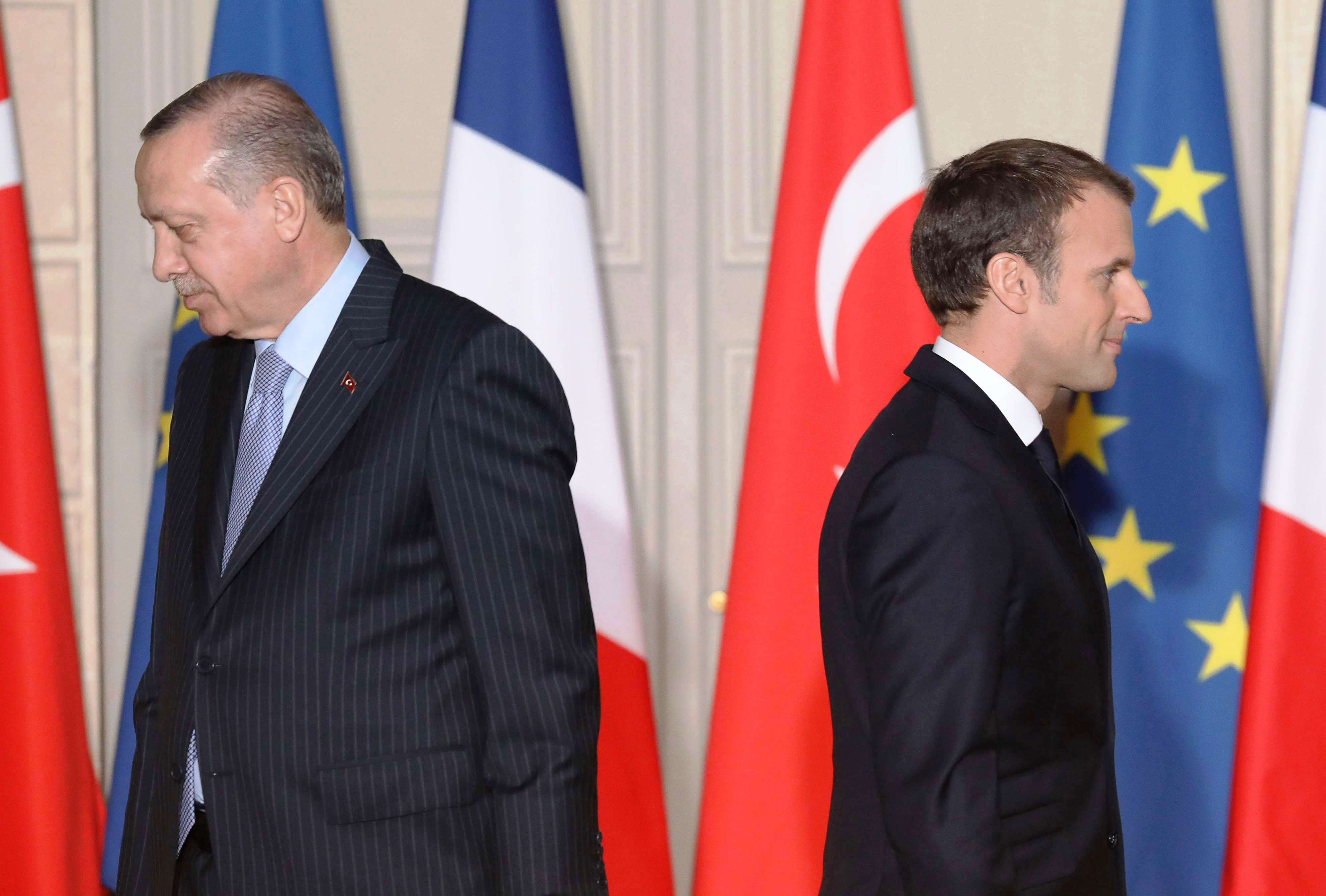 اردوغان يسعى لترميم الشروخ في علاقته مع ماكرون