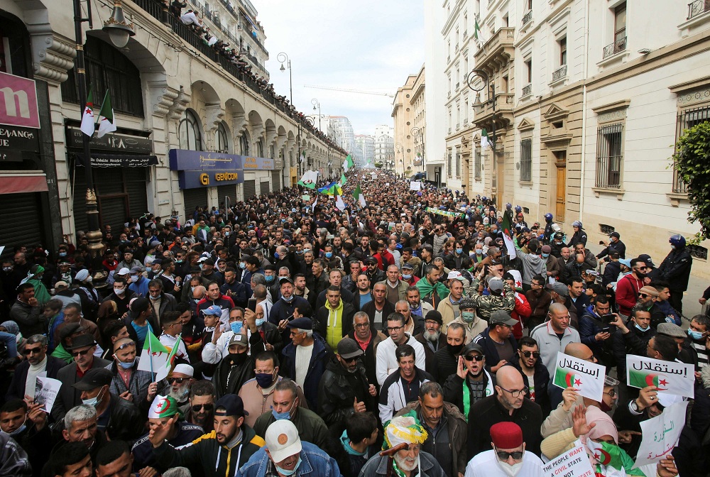 اسلاميو الجزائر استفادوا من الحراك الشعبي في تعزيز موقعهم 