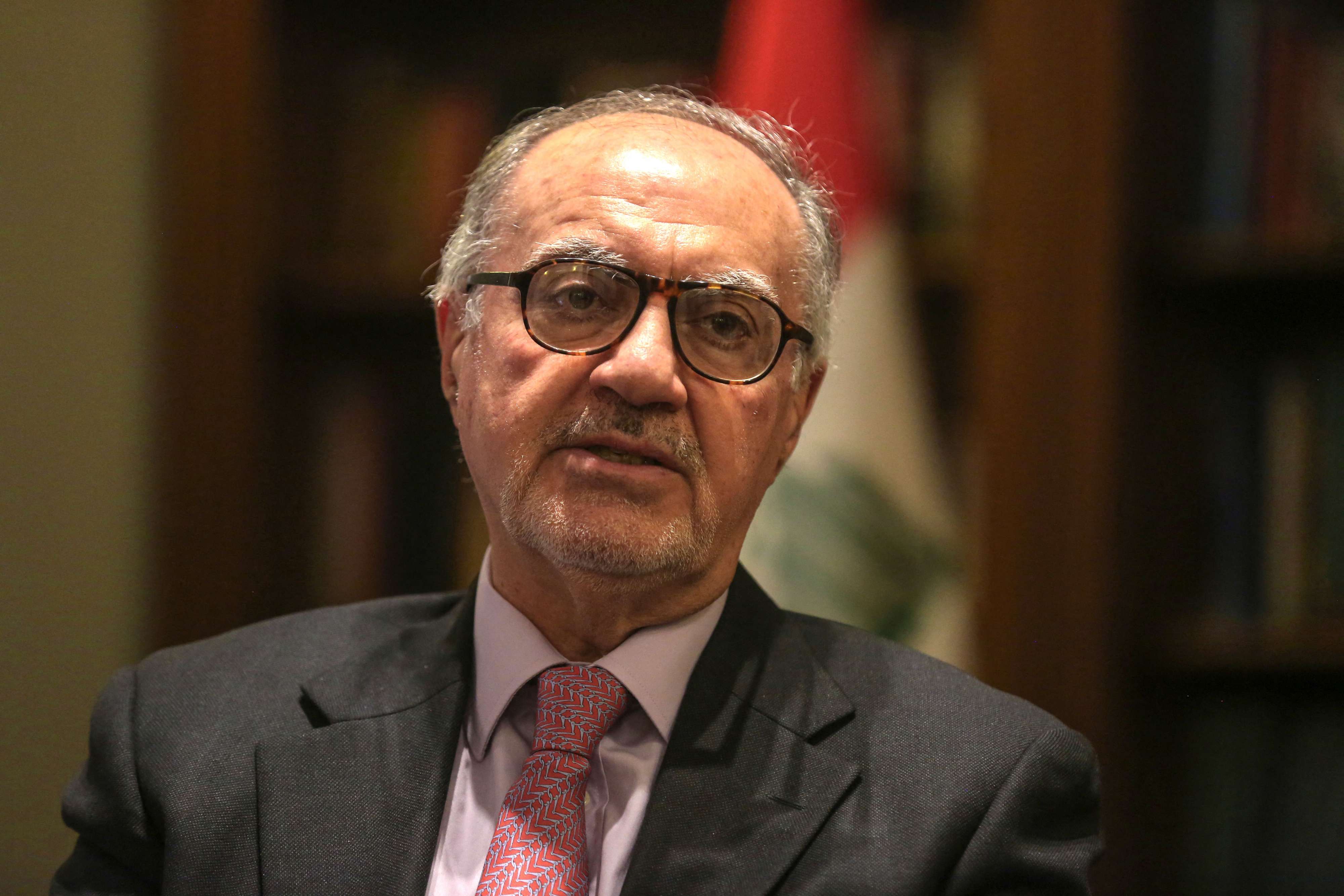 وزير المالية العراقي يؤكد ان النظام ككل يساهم في نهب الدولة