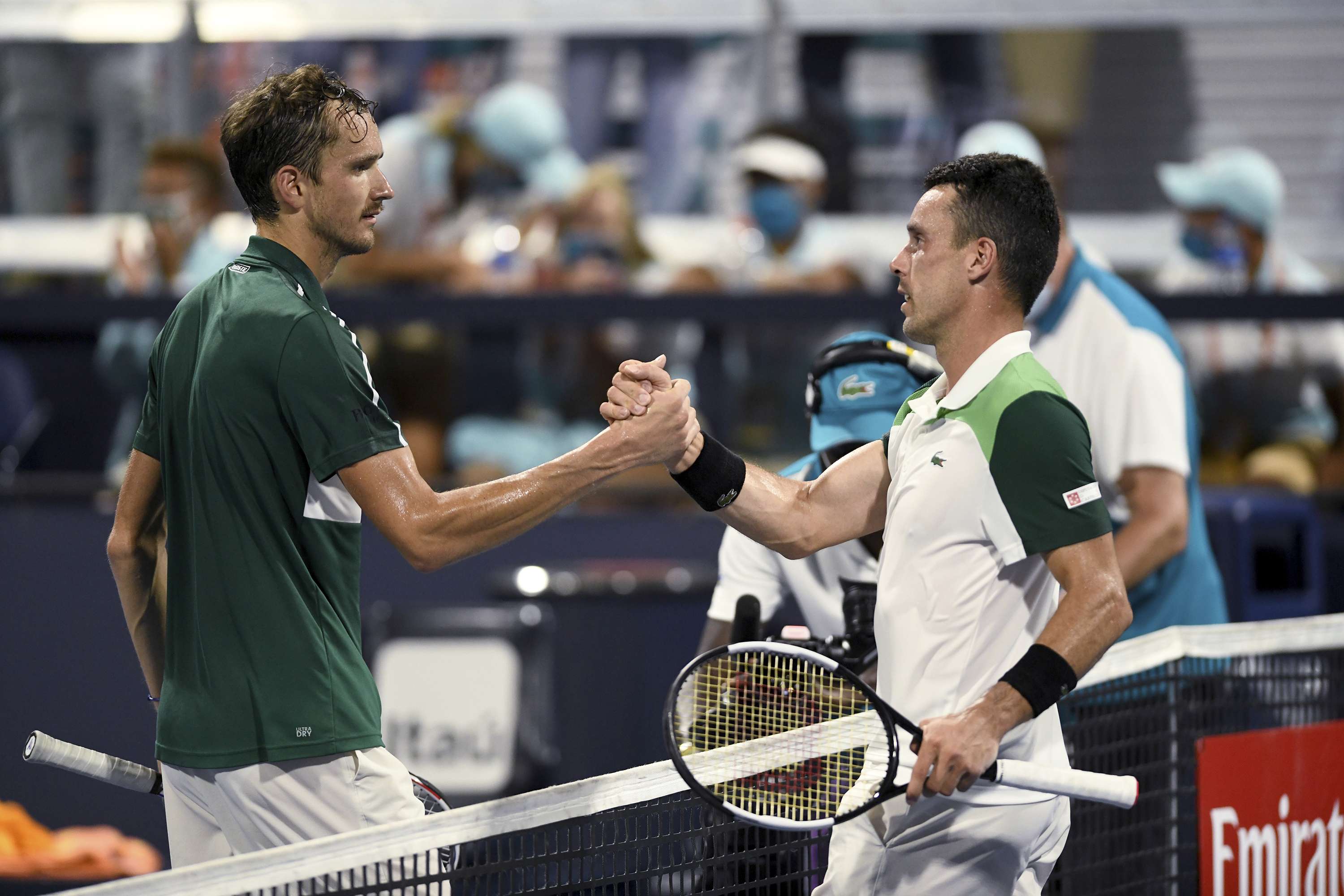  المصنف الروسي يسقط للمرة الثالثة في ثلاث مباريات جمعته مع منافسه اليوناني  حتى الان