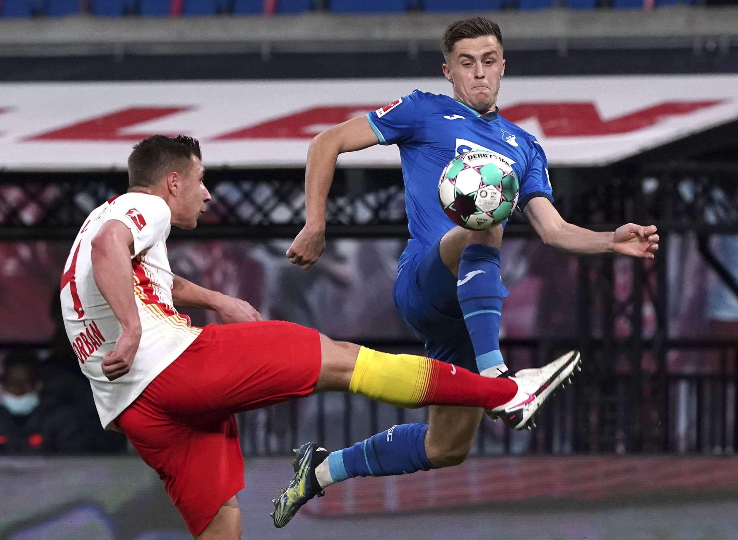 هوفنهايم يفرمل انطلاقة لايبزيغ