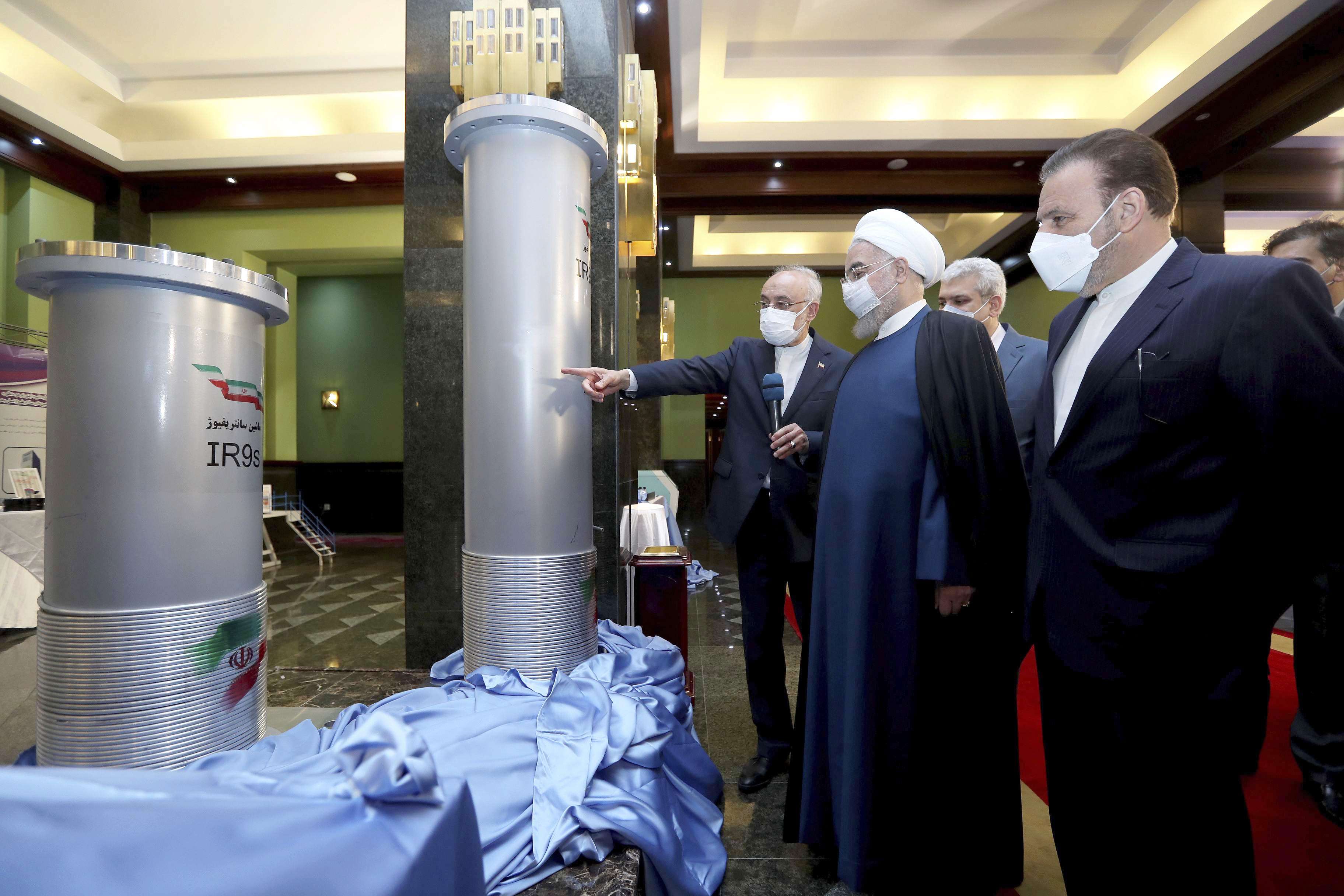 إيران قاب قوسين أو أدنى من صناعة أسلحة نووية