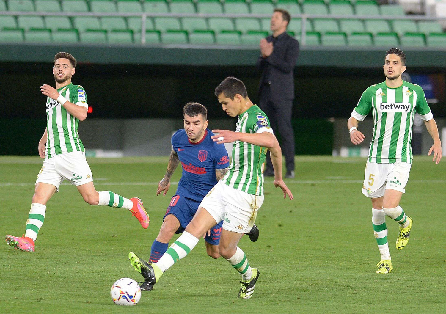 ريال بيتيس وأتلتيكو  