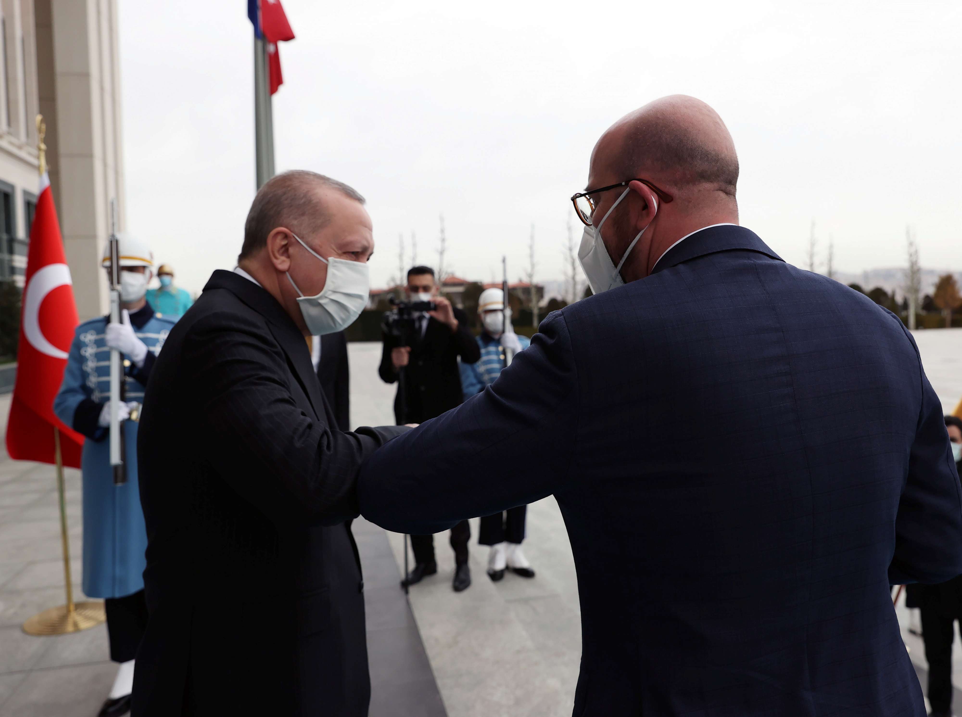 الرئيس التركي رجب طيب اردوغان ورئيس المجلس الأوروبي شارل ميشال