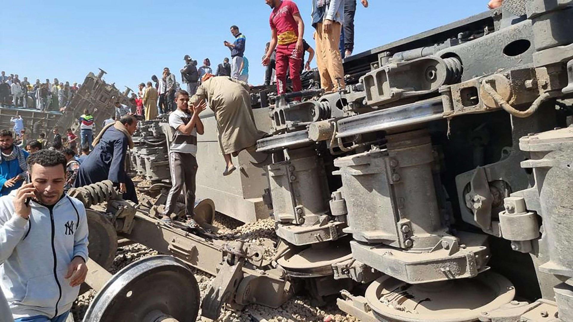 وزير النقل اتهم موظفين من الاخوان في السكك الحديدية بالوقوف وراء حوادث القطارات لاعاقة الدولة