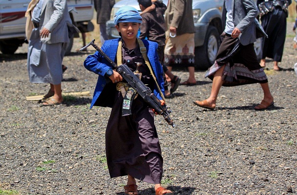 الحوثيون يستقدمون حشودا من المسلحين بينهم أطفال في محاولة لكسب معركة مأرب
