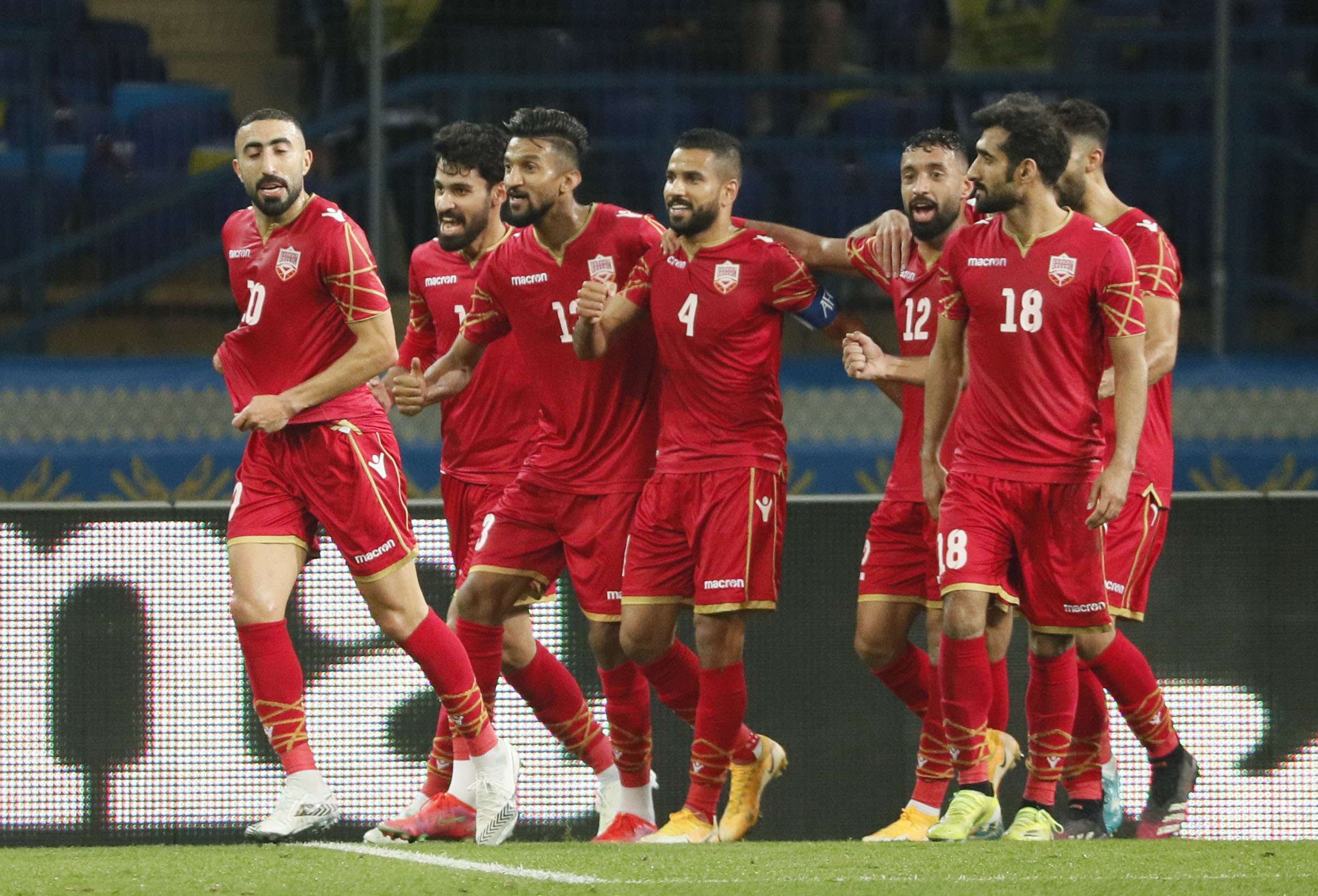 فوز كبير للمنتخب 'الاحمر' البحريني يضعه في المقدمة برصيد 12 نقطة من ست مباريات