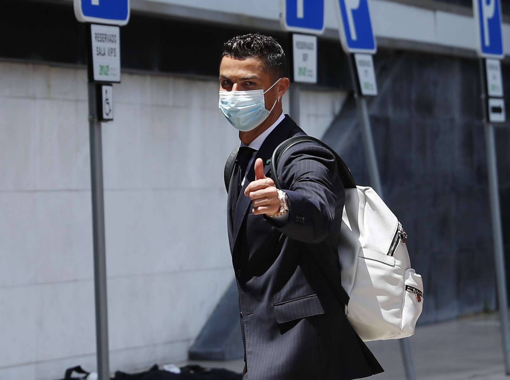  رونالدو لتقديم افضل ما لديه